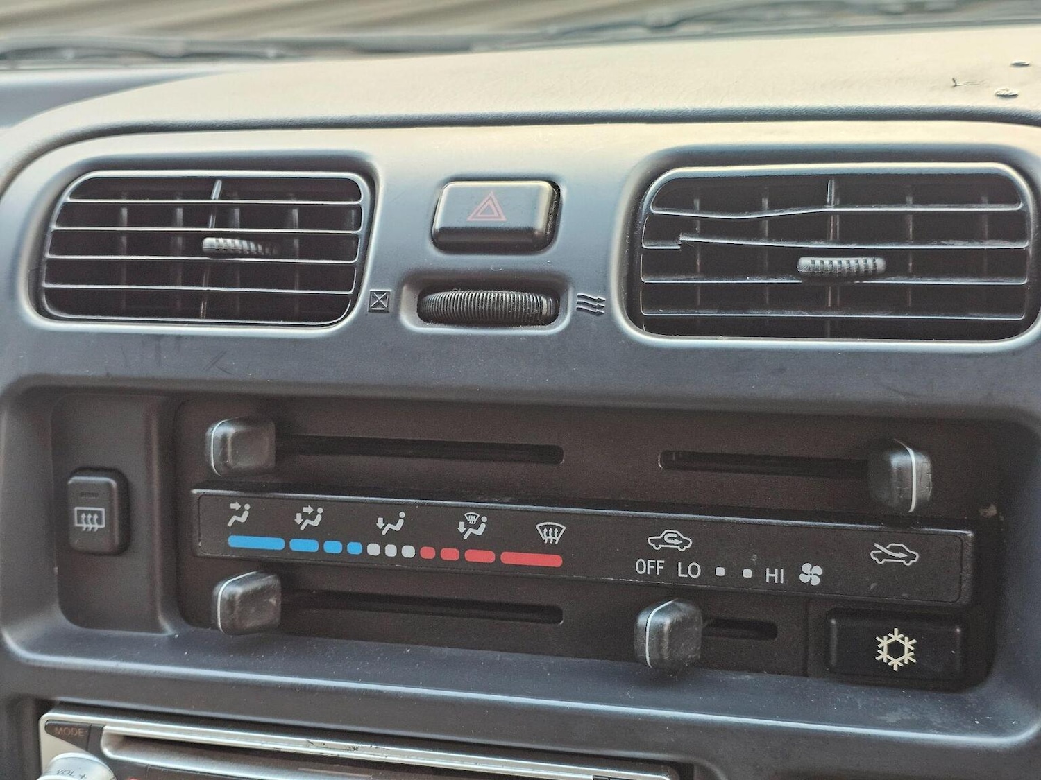 Used Toyota HiAce 2003 for sale - 76497587: Photo 16