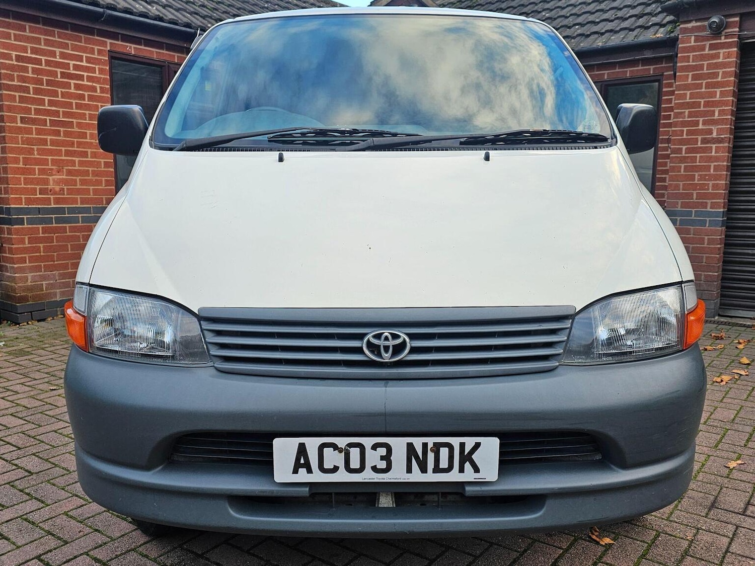 Used Toyota HiAce 2003 for sale - 76497587: Photo 2