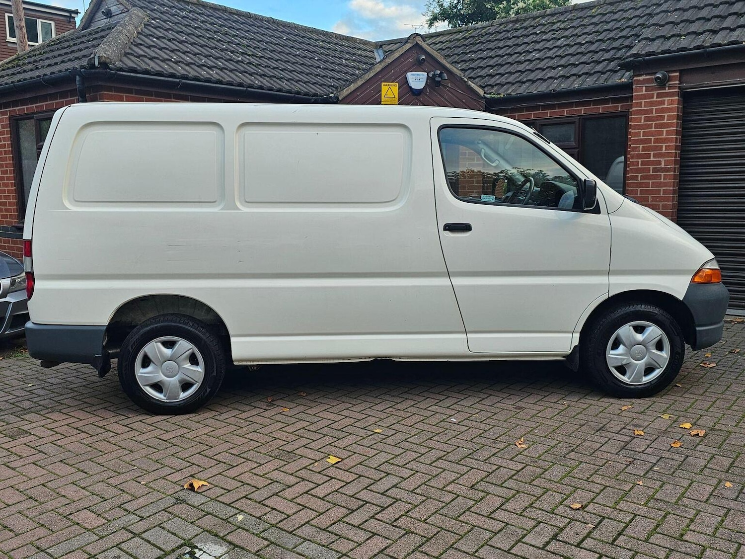 Used Toyota HiAce 2003 for sale - 76497587: Photo 5