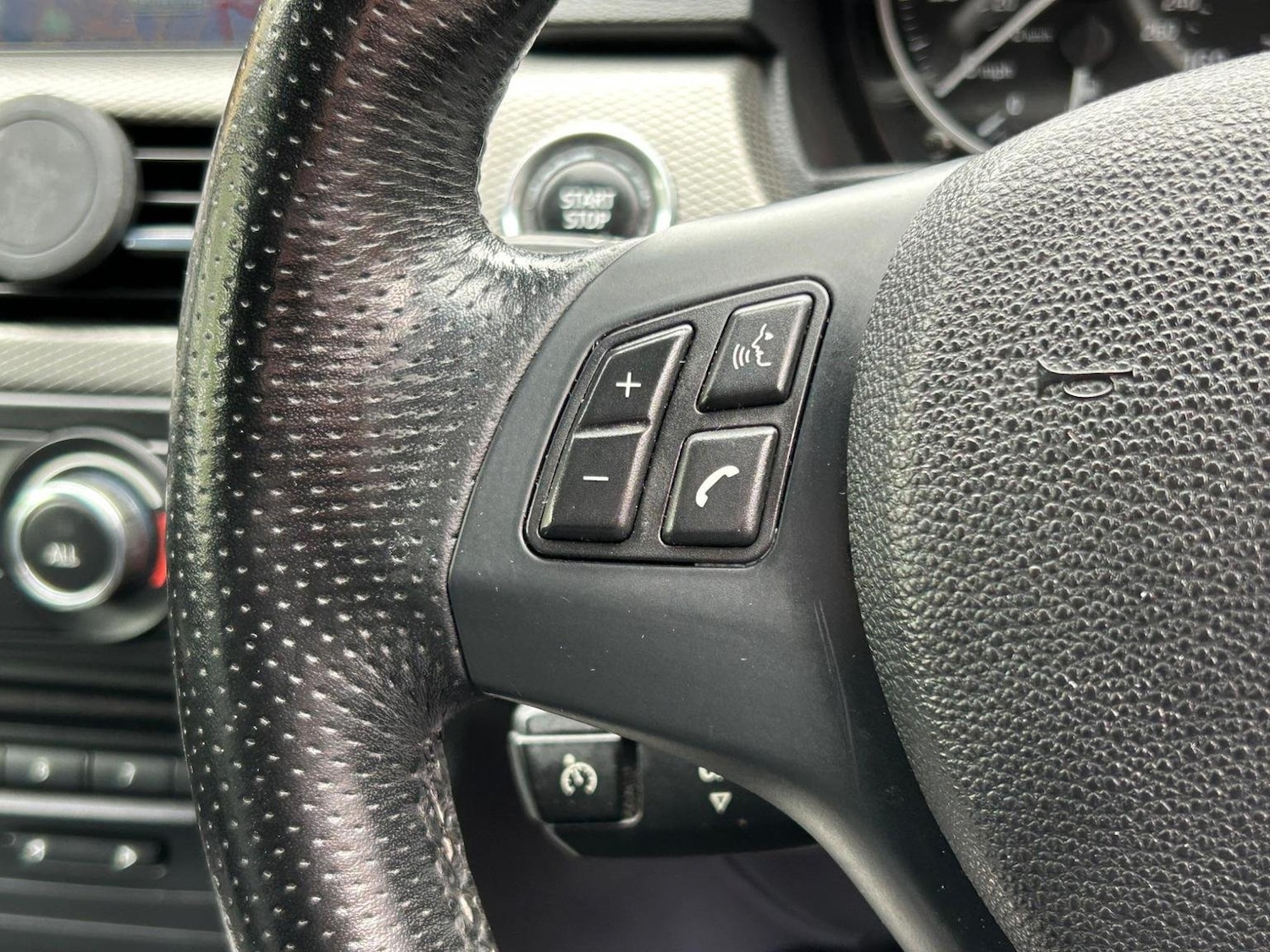 Used BMW 3 Series 2012 for sale - 76497408: Photo 27