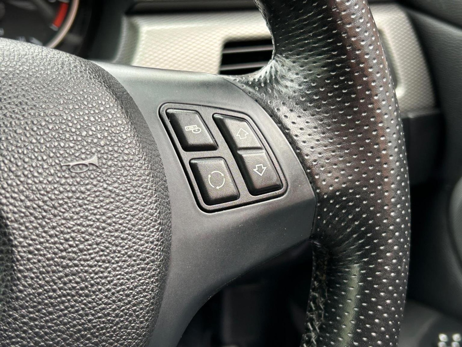 Used BMW 3 Series 2012 for sale - 76497408: Photo 28