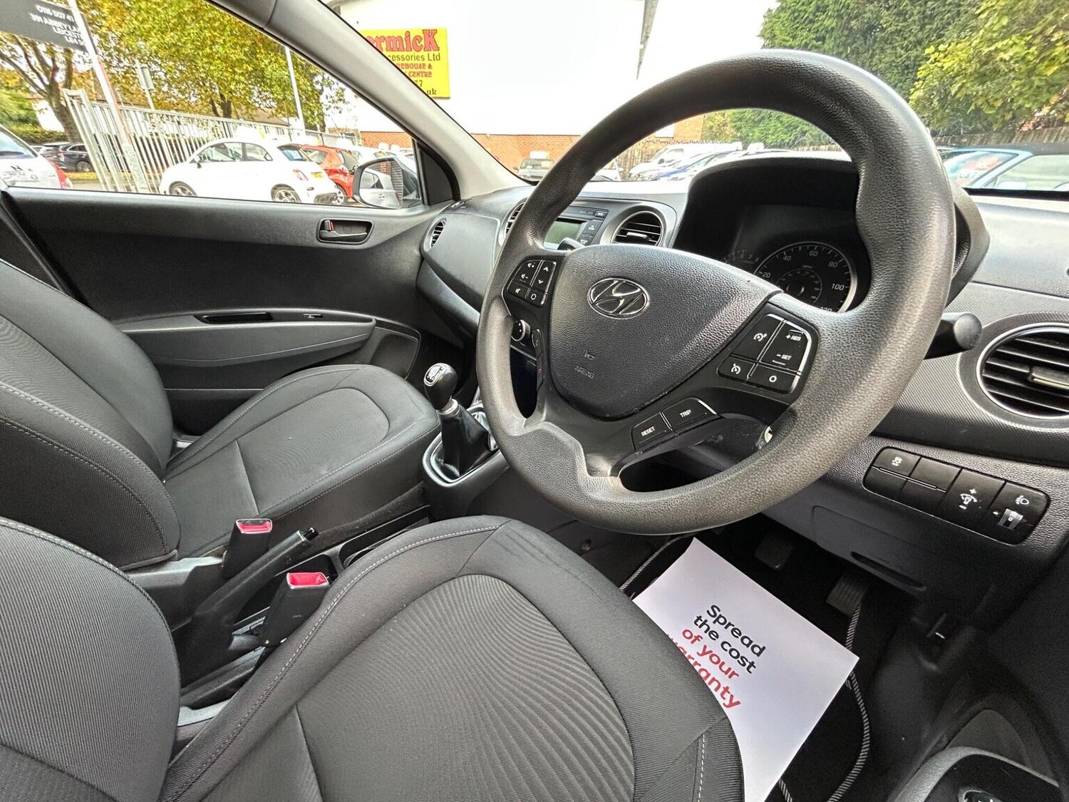Used Hyundai i10 2017 for sale - 76497559: Photo 11