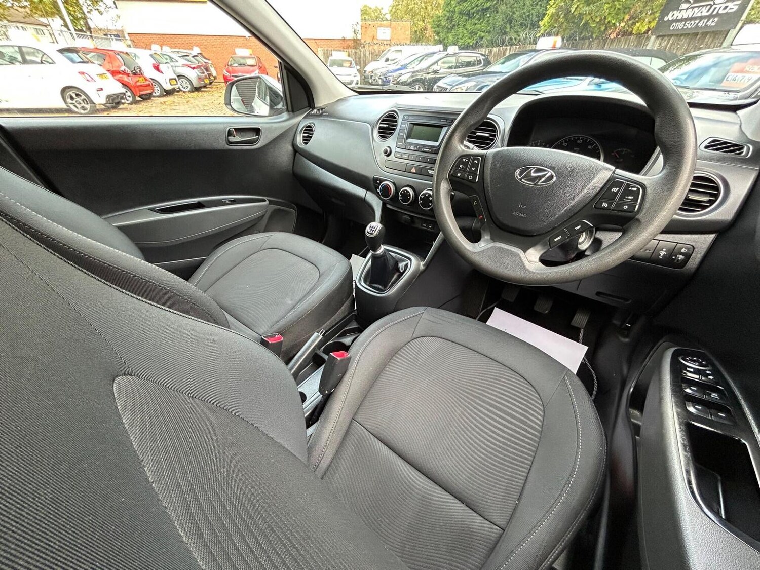 Used Hyundai i10 2017 for sale - 76497559: Photo 12