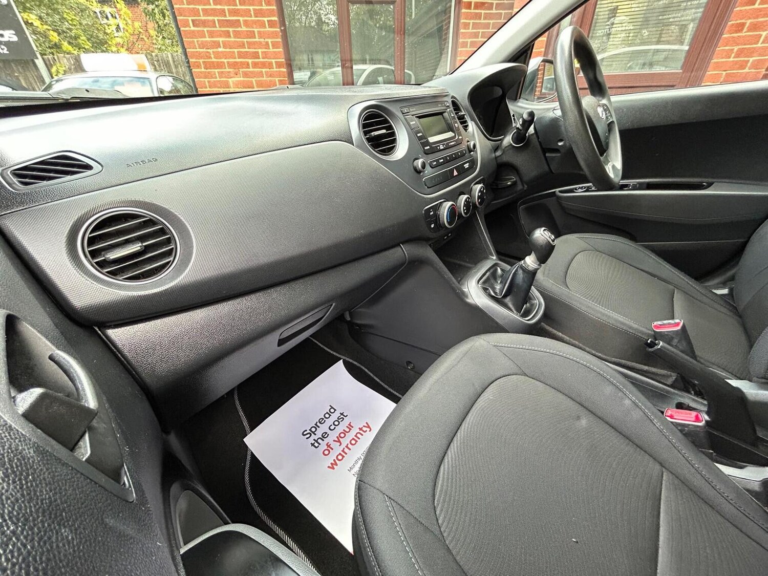 Used Hyundai i10 2017 for sale - 76497559: Photo 15