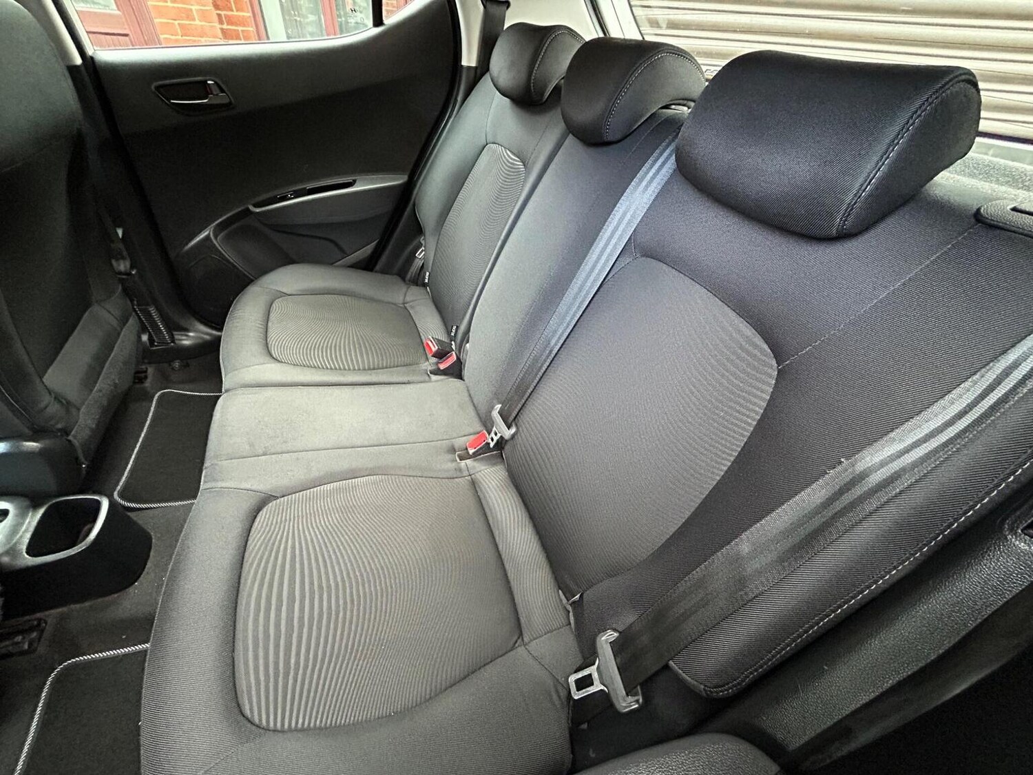 Used Hyundai i10 2017 for sale - 76497559: Photo 20