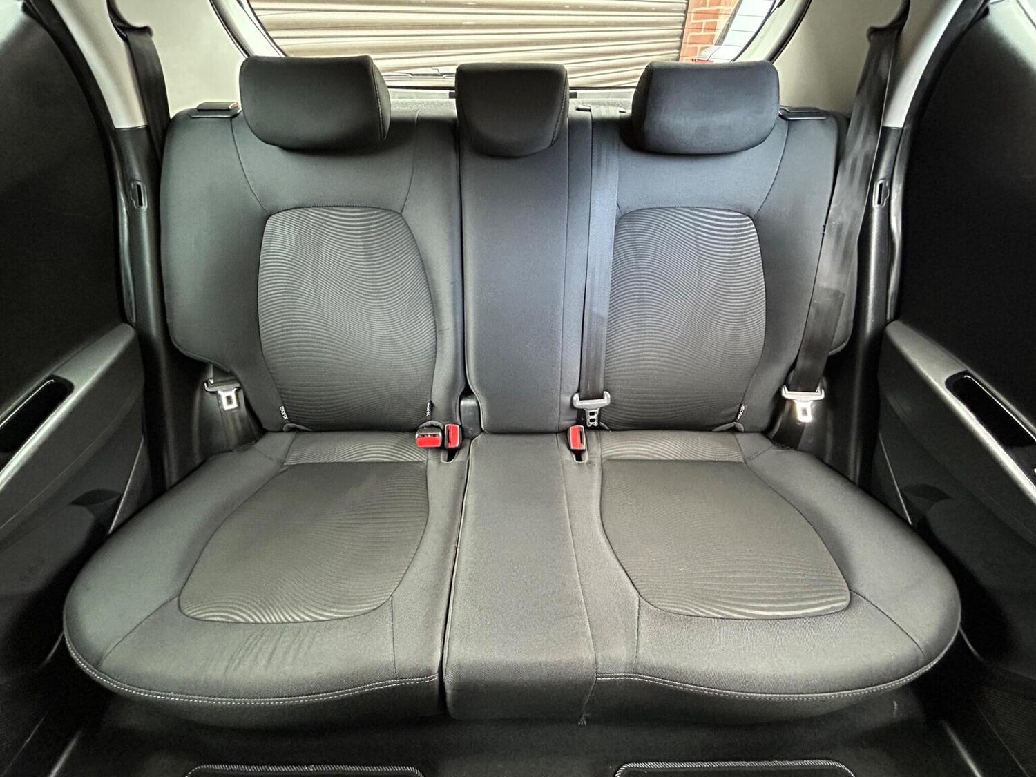 Used Hyundai i10 2017 for sale - 76497559: Photo 22