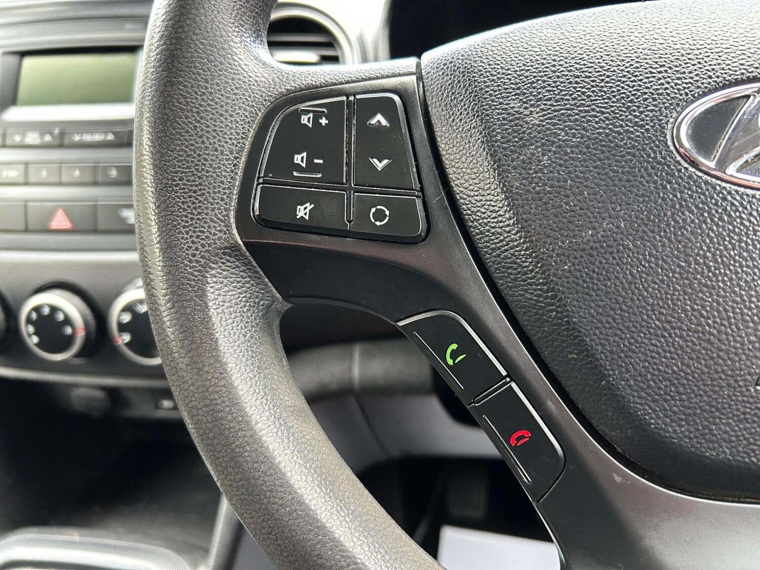 Used Hyundai i10 2017 for sale - 76497559: Photo 26