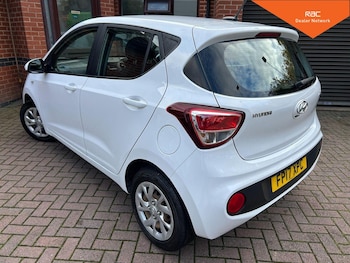 Used Hyundai i10 2017 for sale - 76497559: Photo