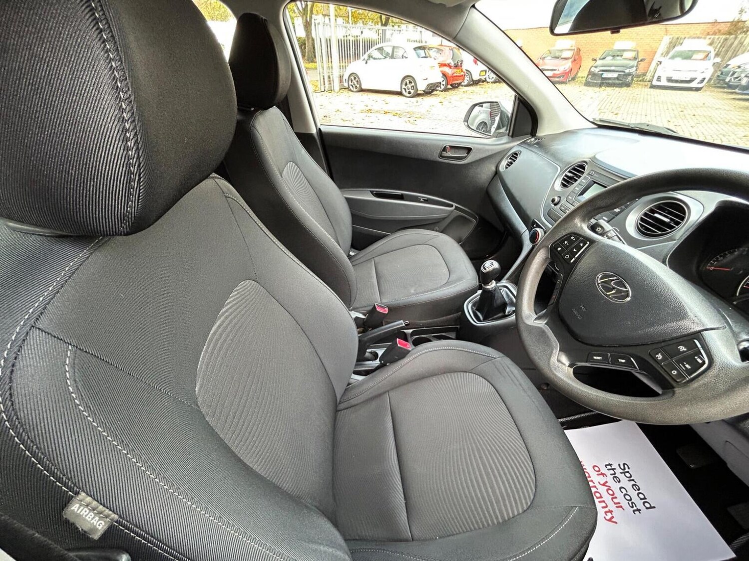 Used Hyundai i10 2017 for sale - 76497559: Photo 9