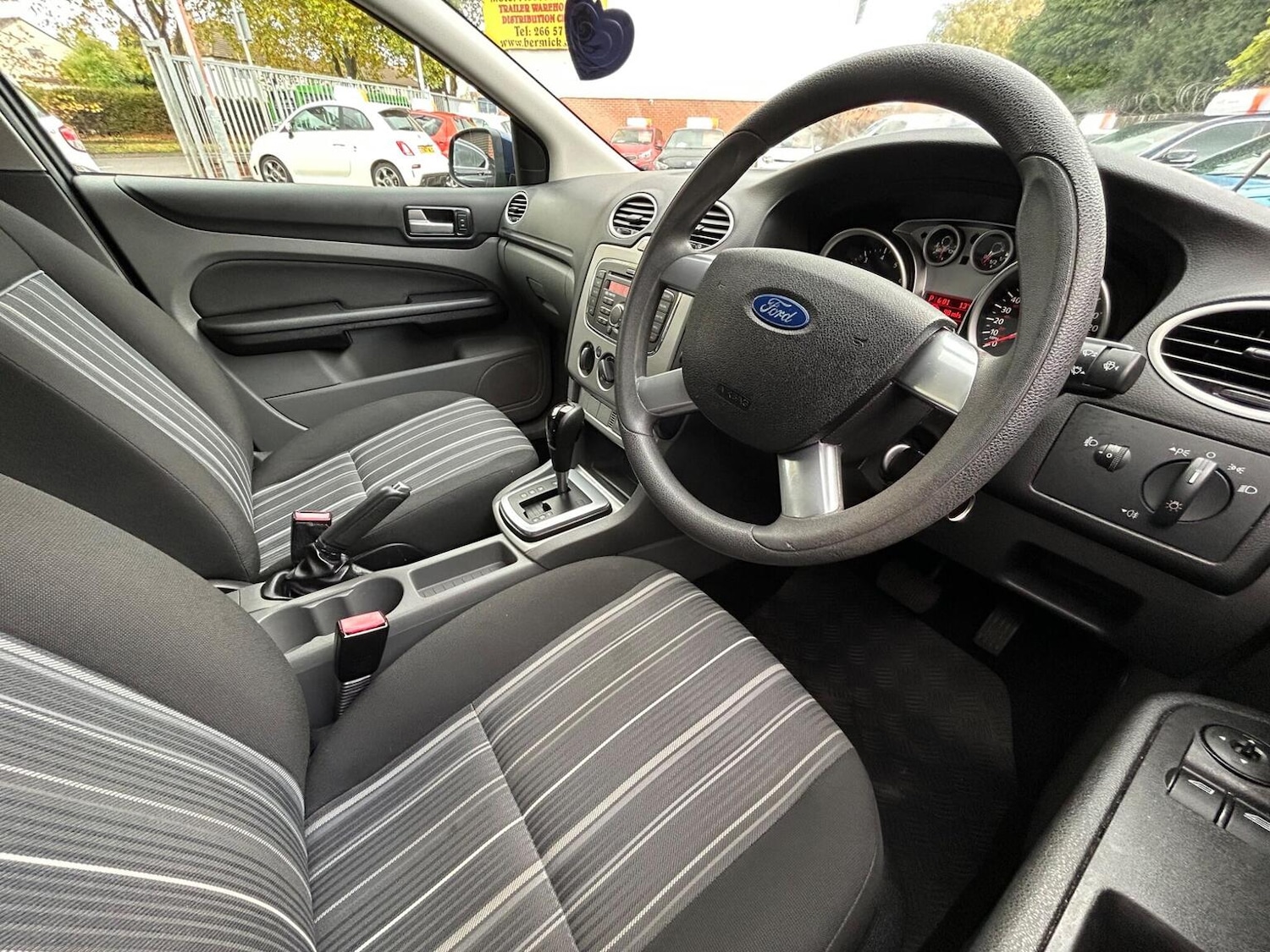 Used Ford Focus 2010 for sale - 76497449: Photo 10