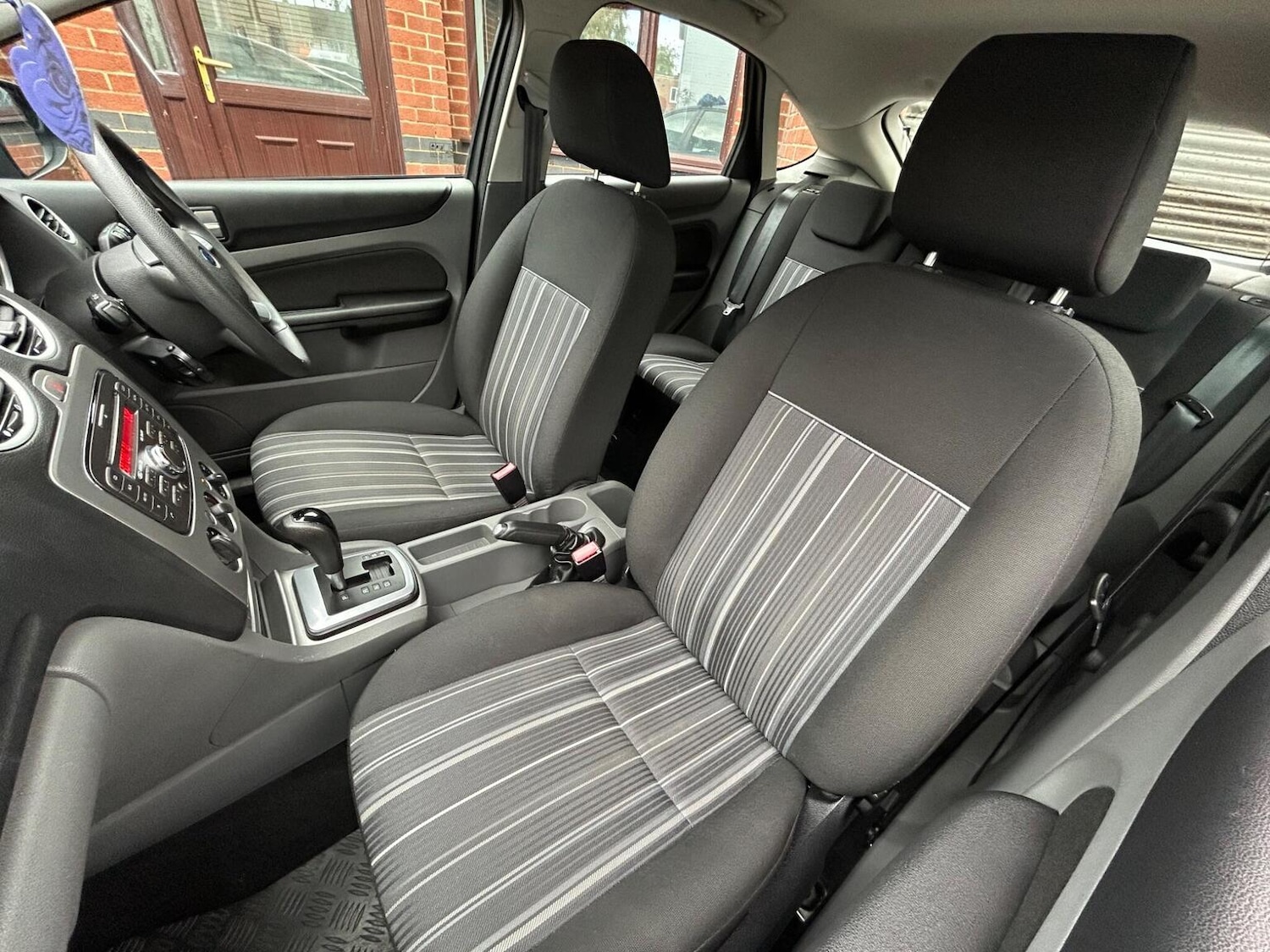 Used Ford Focus 2010 for sale - 76497449: Photo 13