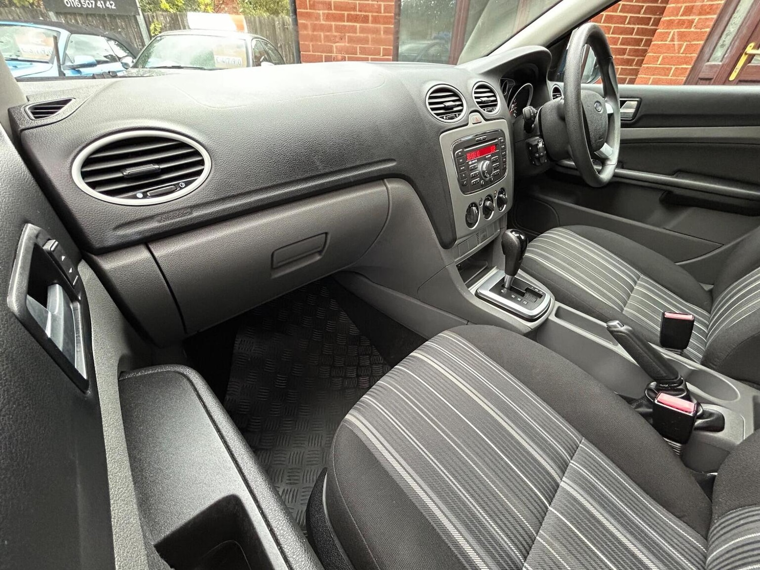 Used Ford Focus 2010 for sale - 76497449: Photo 14