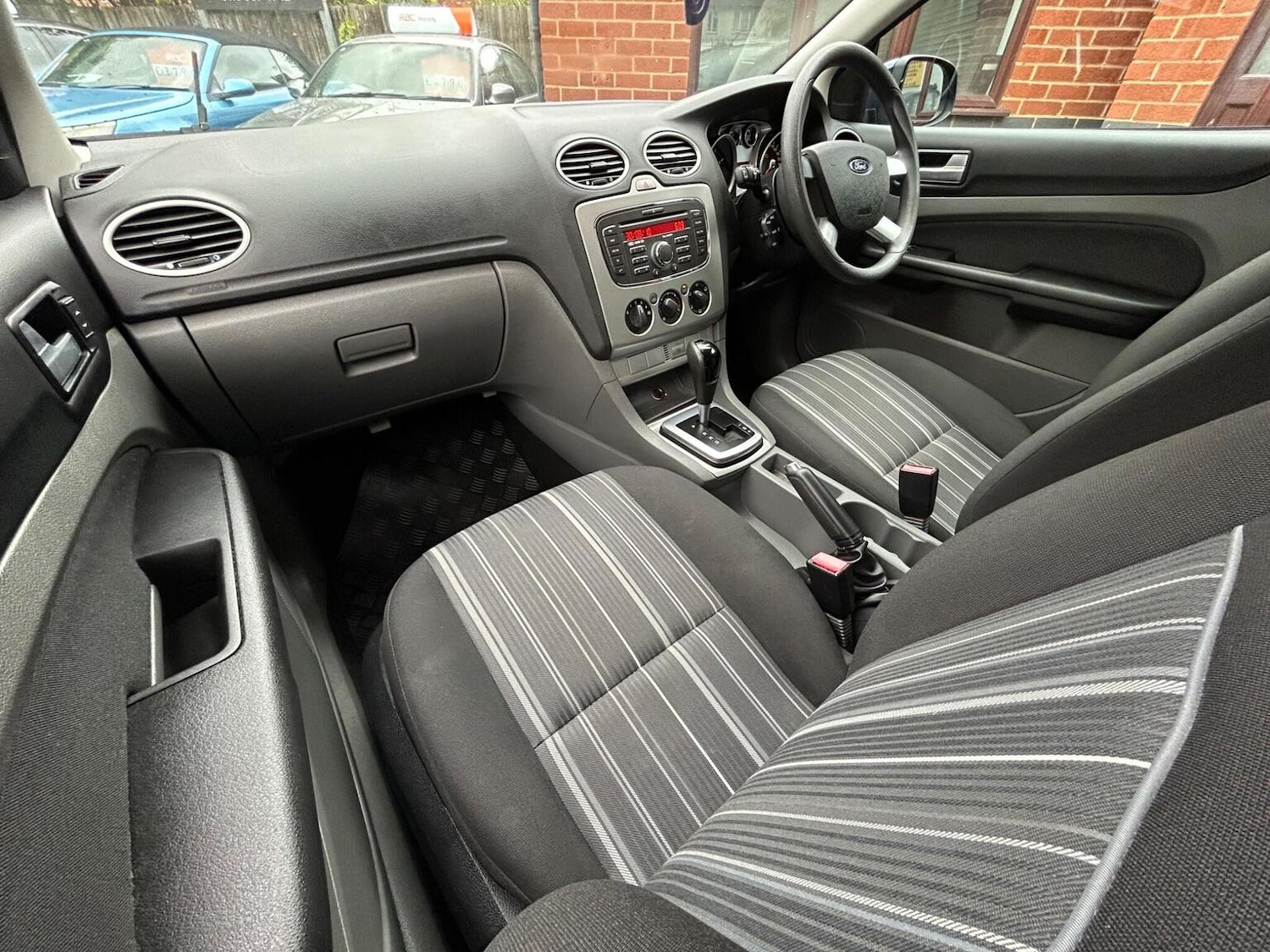 Used Ford Focus 2010 for sale - 76497449: Photo 15