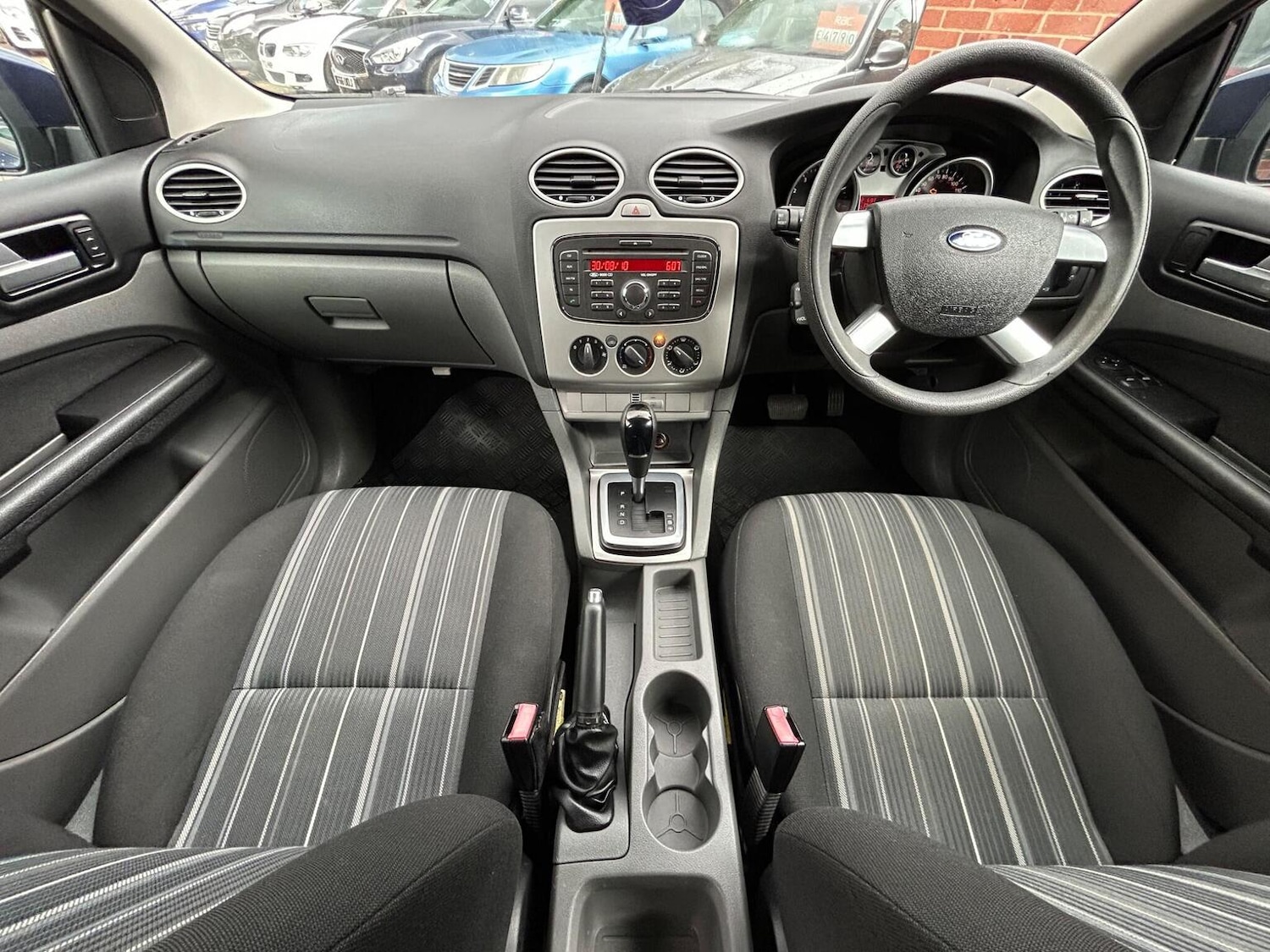 Used Ford Focus 2010 for sale - 76497449: Photo 16