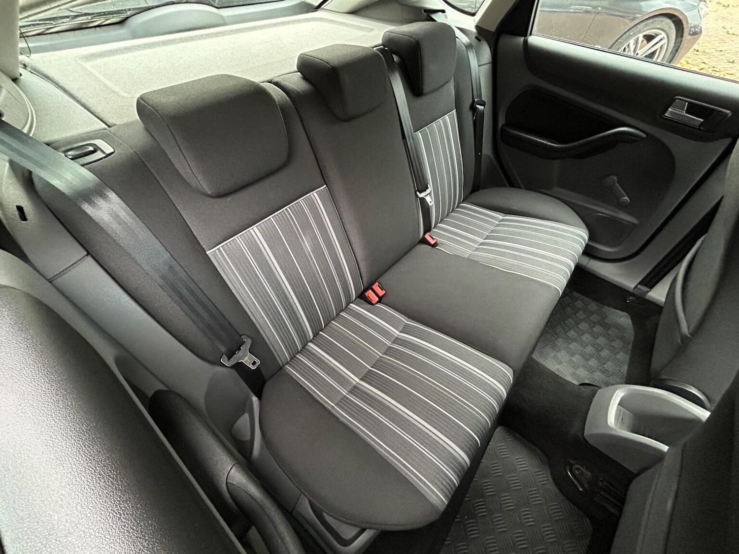 Used Ford Focus 2010 for sale - 76497449: Photo 18