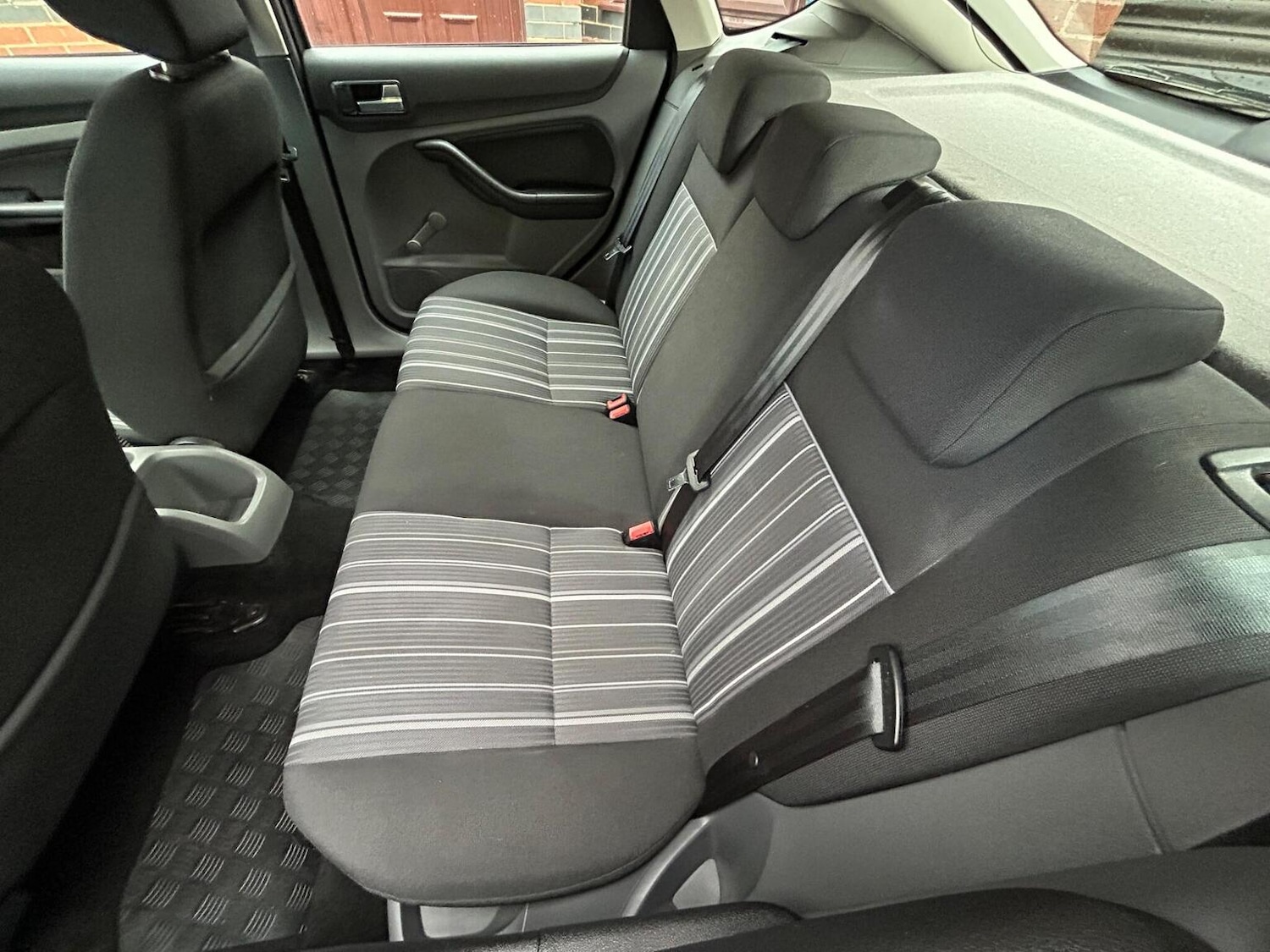 Used Ford Focus 2010 for sale - 76497449: Photo 19