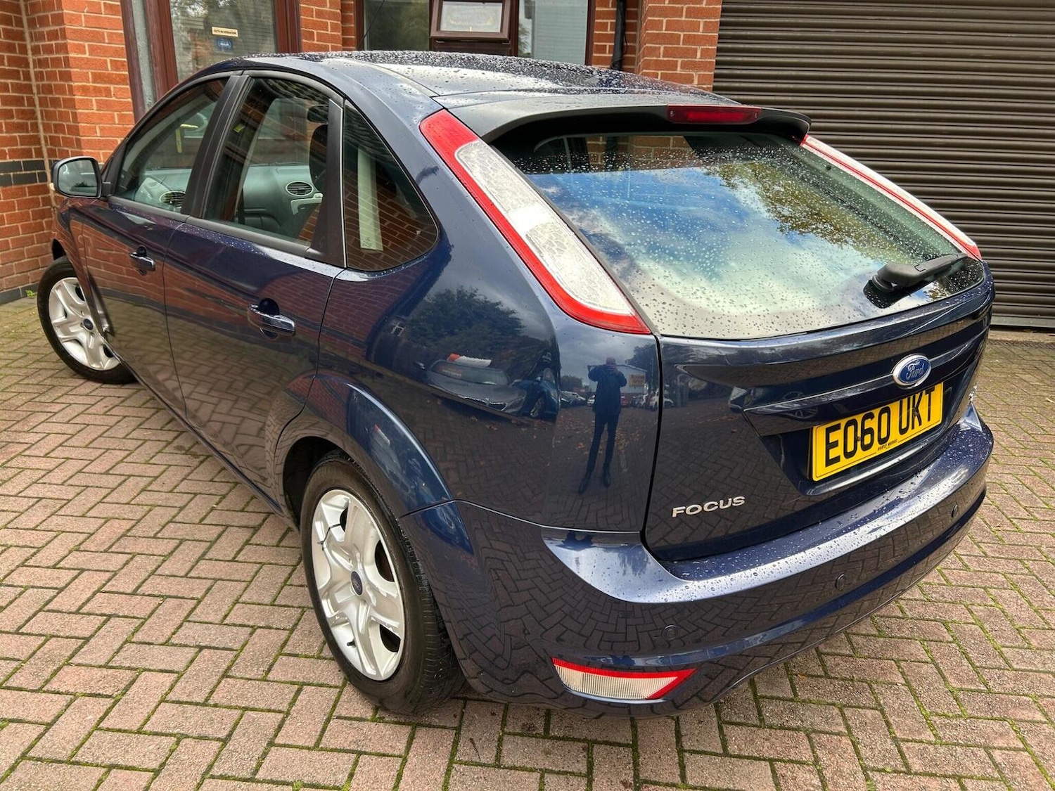 Used Ford Focus 2010 for sale - 76497449: Photo 2