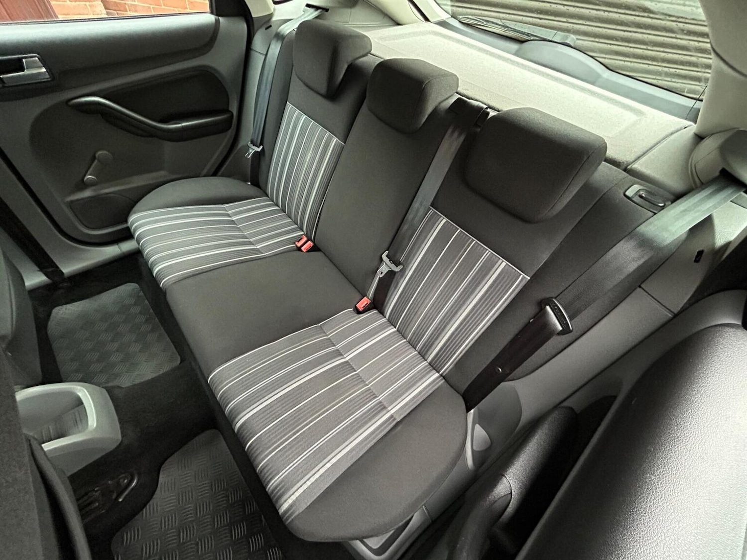 Used Ford Focus 2010 for sale - 76497449: Photo 20