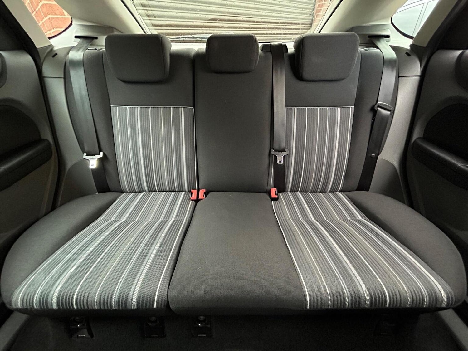 Used Ford Focus 2010 for sale - 76497449: Photo 21