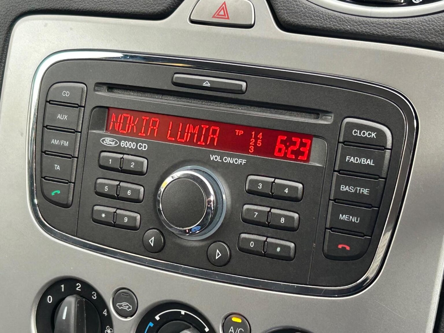 Used Ford Focus 2010 for sale - 76497449: Photo 22