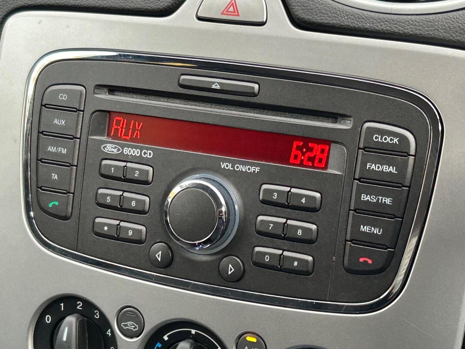 Used Ford Focus 2010 for sale - 76497449: Photo 27