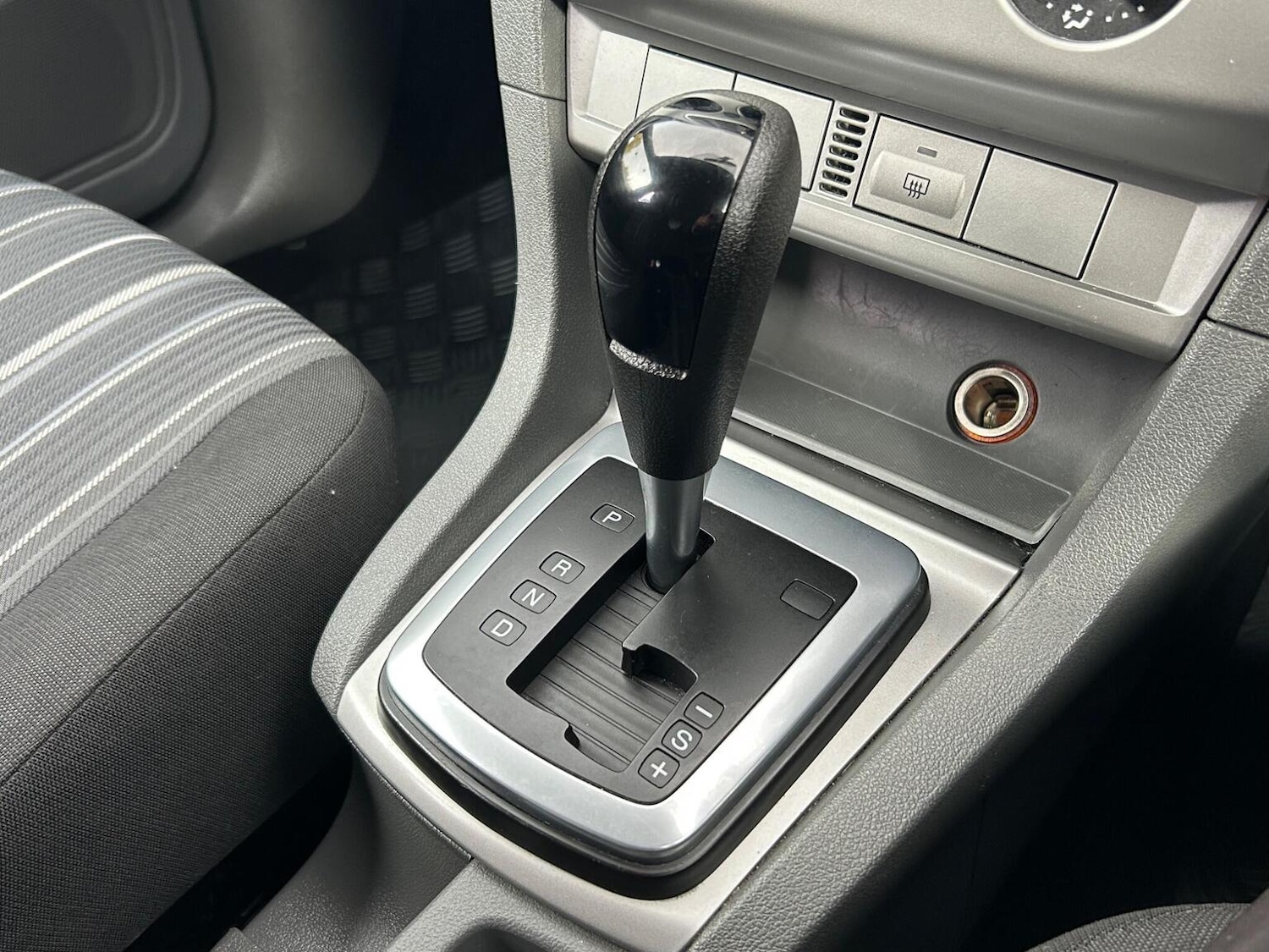 Used Ford Focus 2010 for sale - 76497449: Photo 30