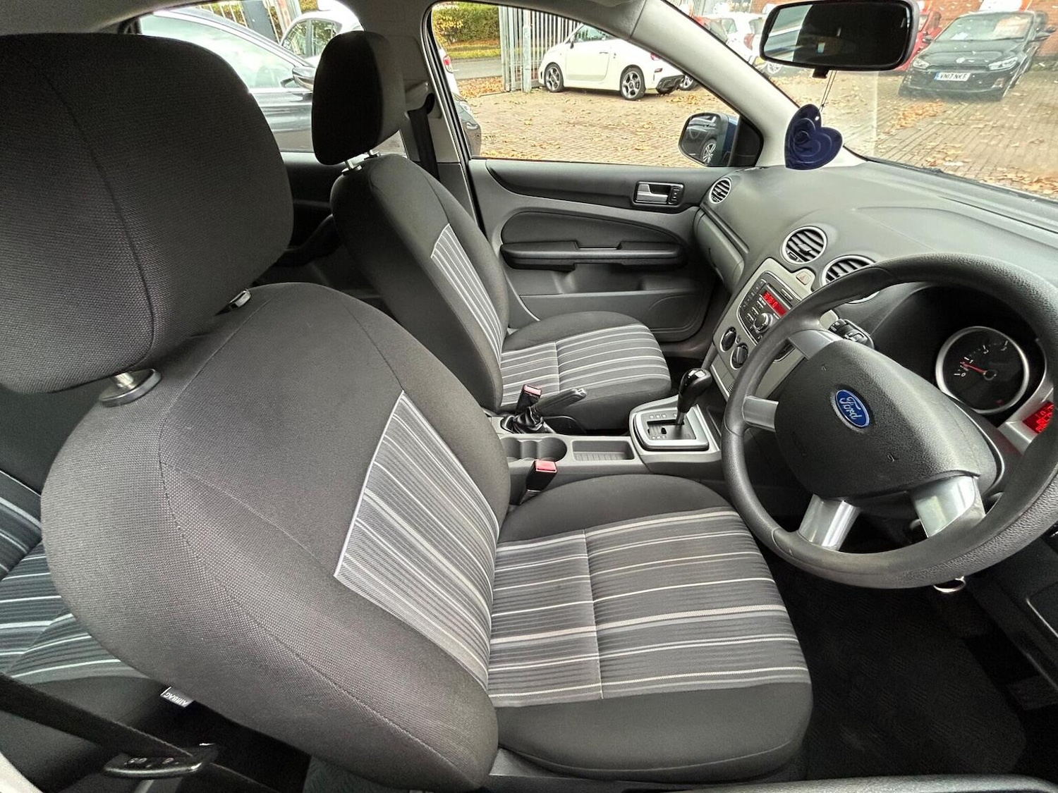 Used Ford Focus 2010 for sale - 76497449: Photo 8