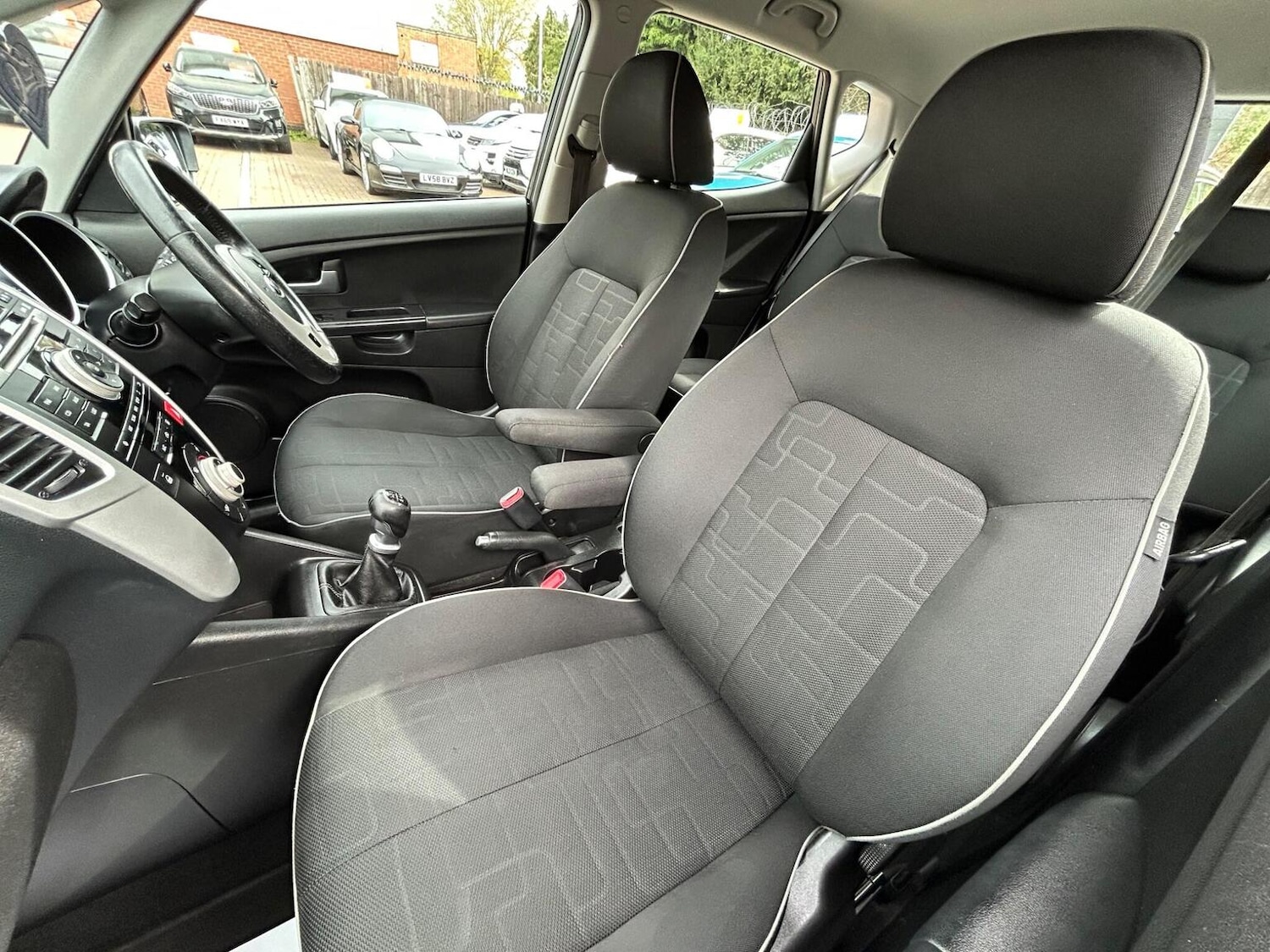 Used Kia Venga 2013 for sale - 78168877: Photo 14