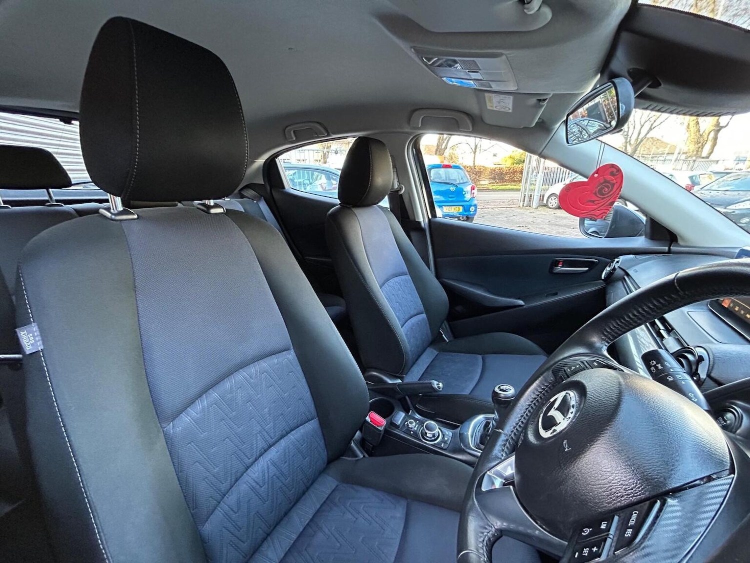 Used Mazda Mazda2 2016 for sale - 76799214: Photo 10