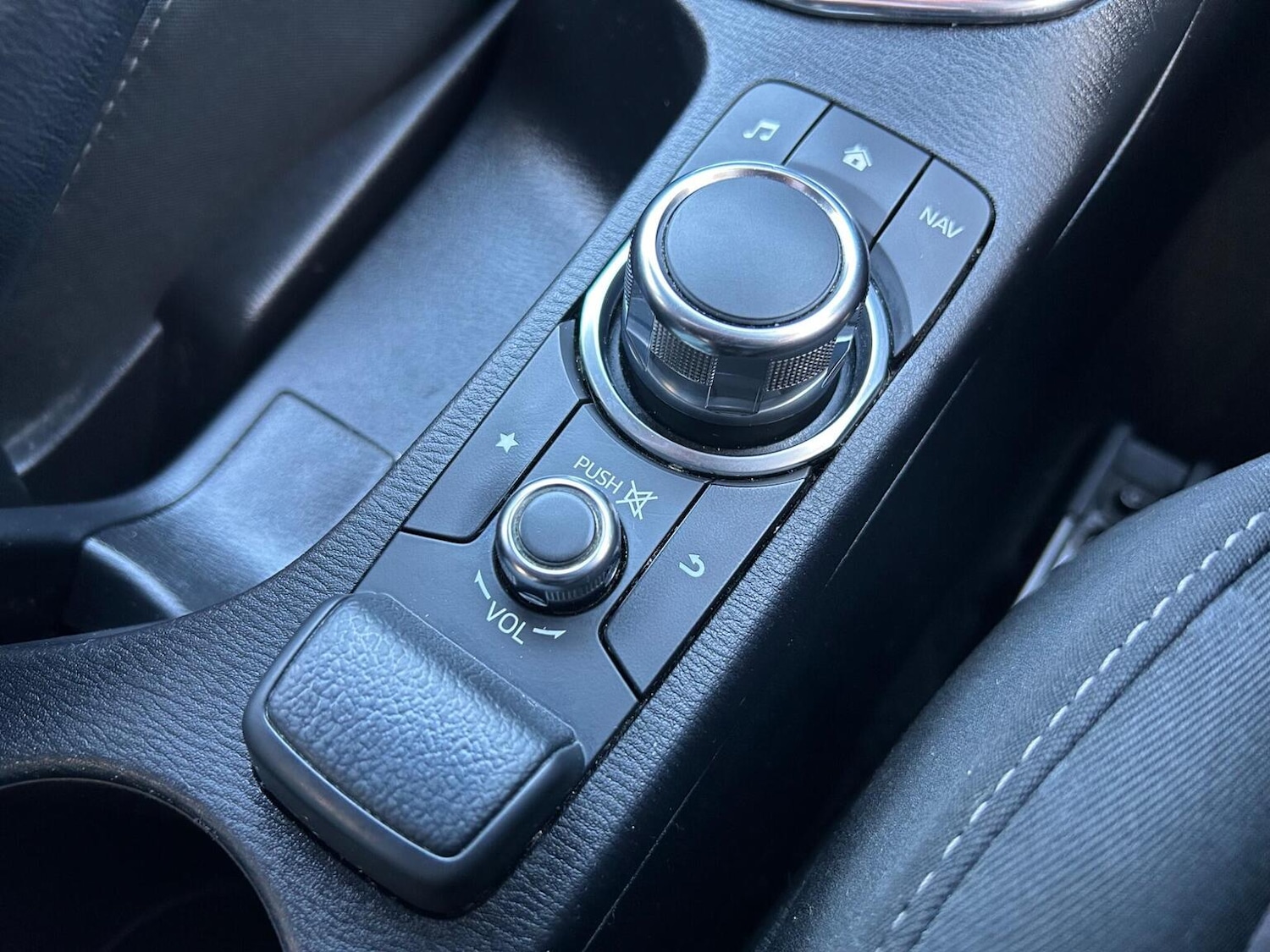 Used Mazda Mazda2 2016 for sale - 76799214: Photo 34