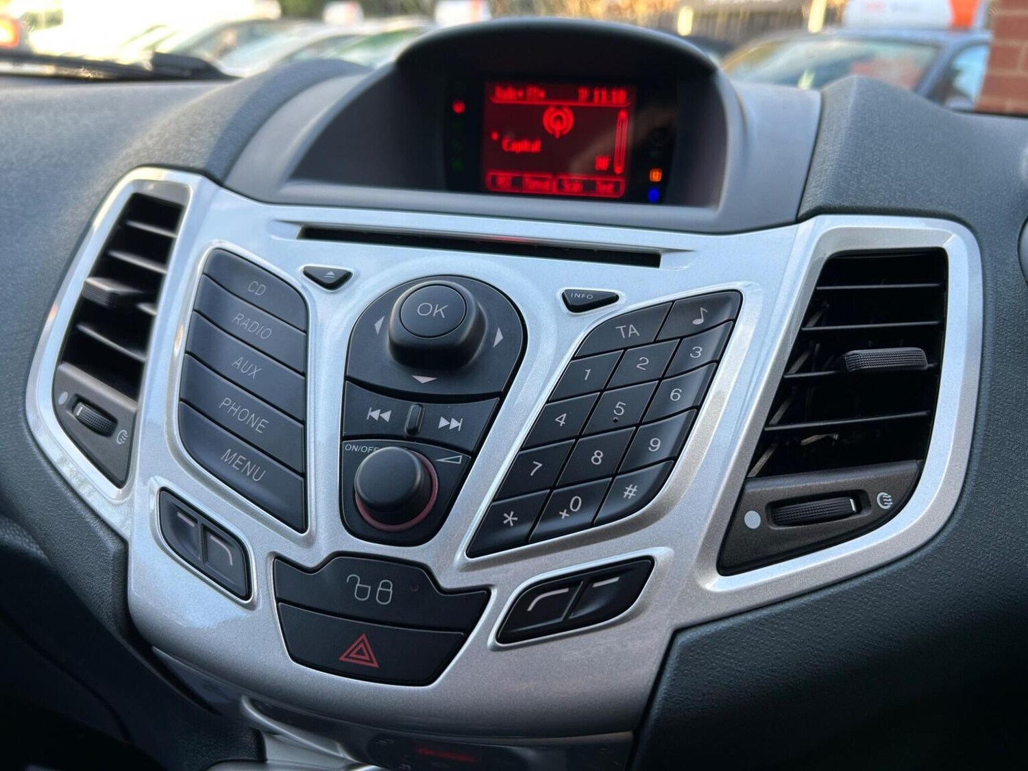 Used Ford Fiesta 2010 for sale - 76863874: Photo 23