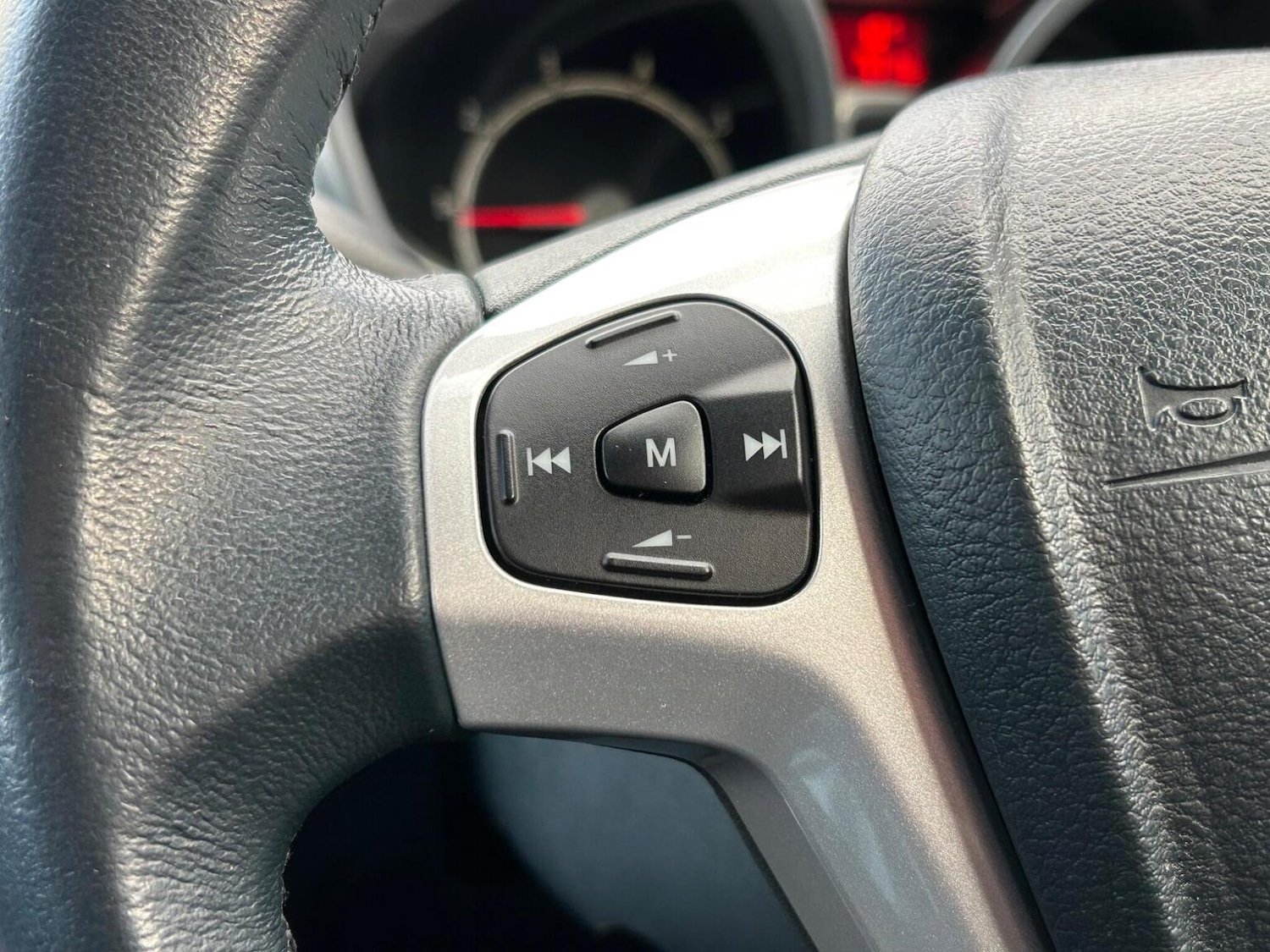 Used Ford Fiesta 2010 for sale - 76863874: Photo 27