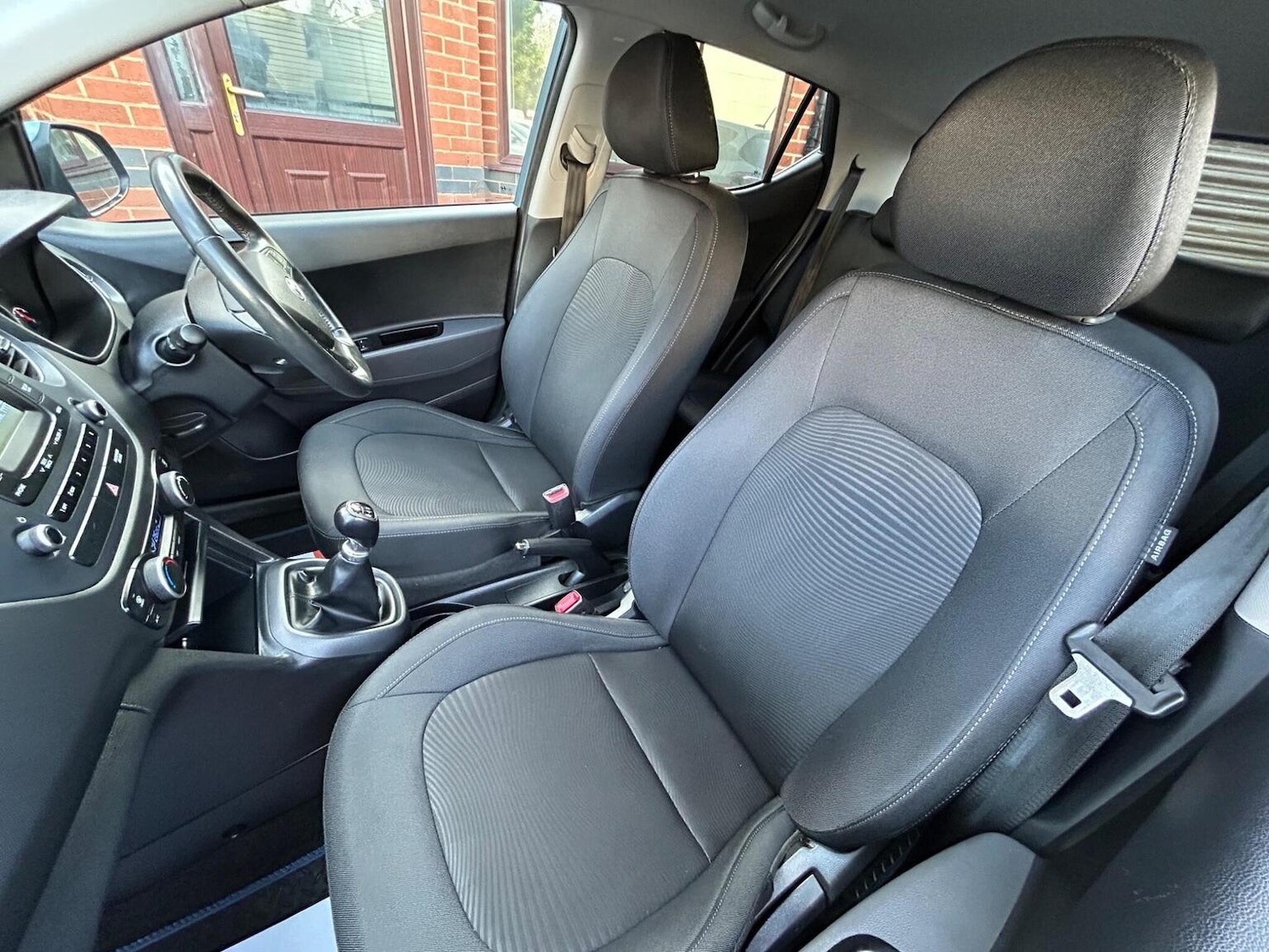 Used Hyundai i10 2017 for sale - 77258559: Photo 14