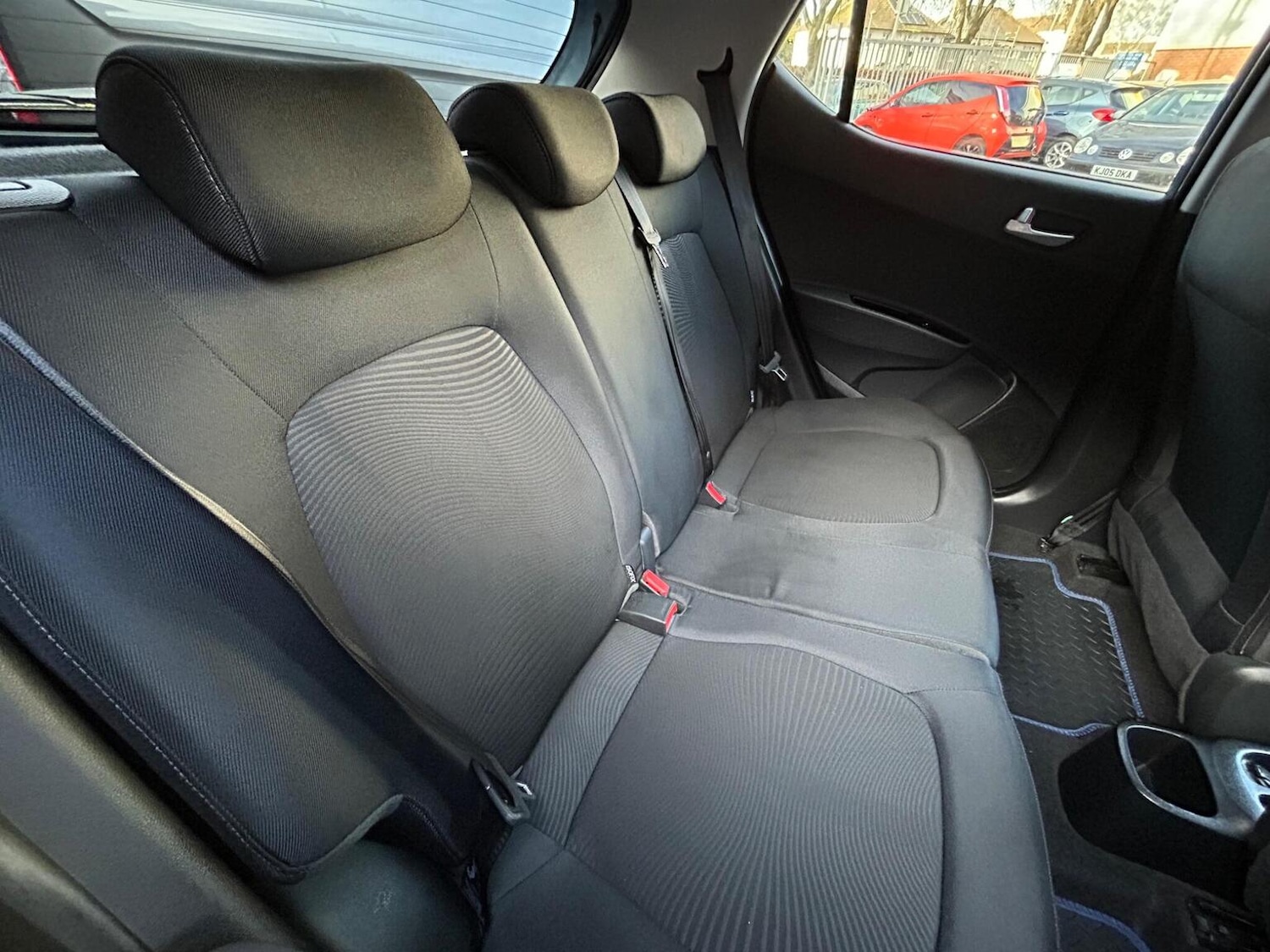 Used Hyundai i10 2017 for sale - 77258559: Photo 18