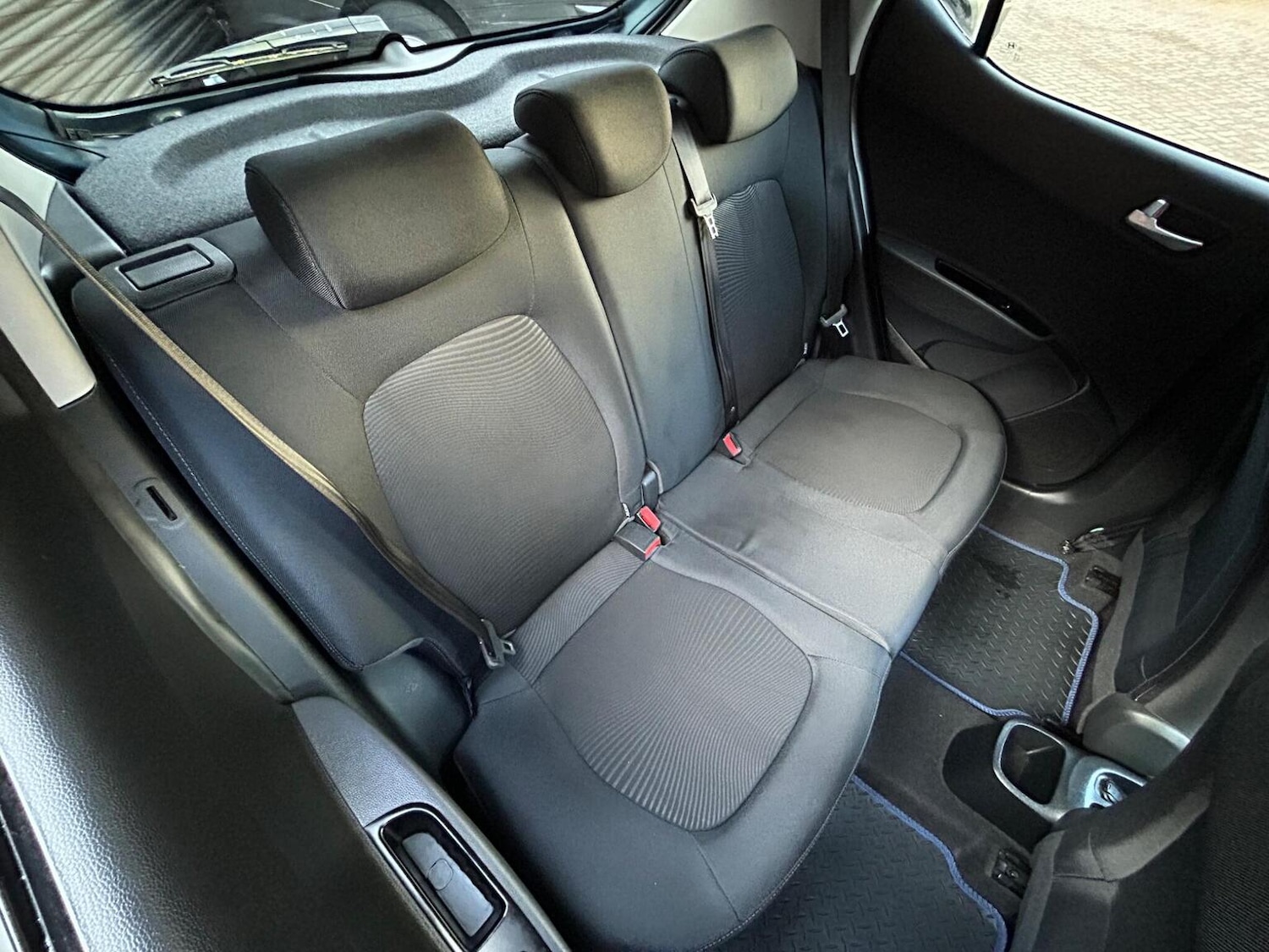 Used Hyundai i10 2017 for sale - 77258559: Photo 19