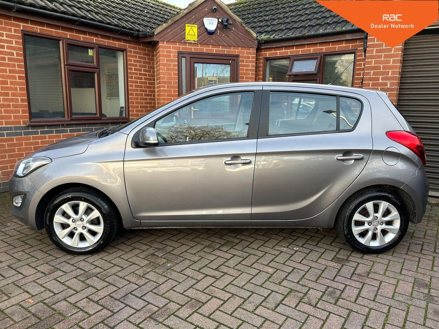 Used Hyundai i20 2014 for sale - 76547776: Photo 5