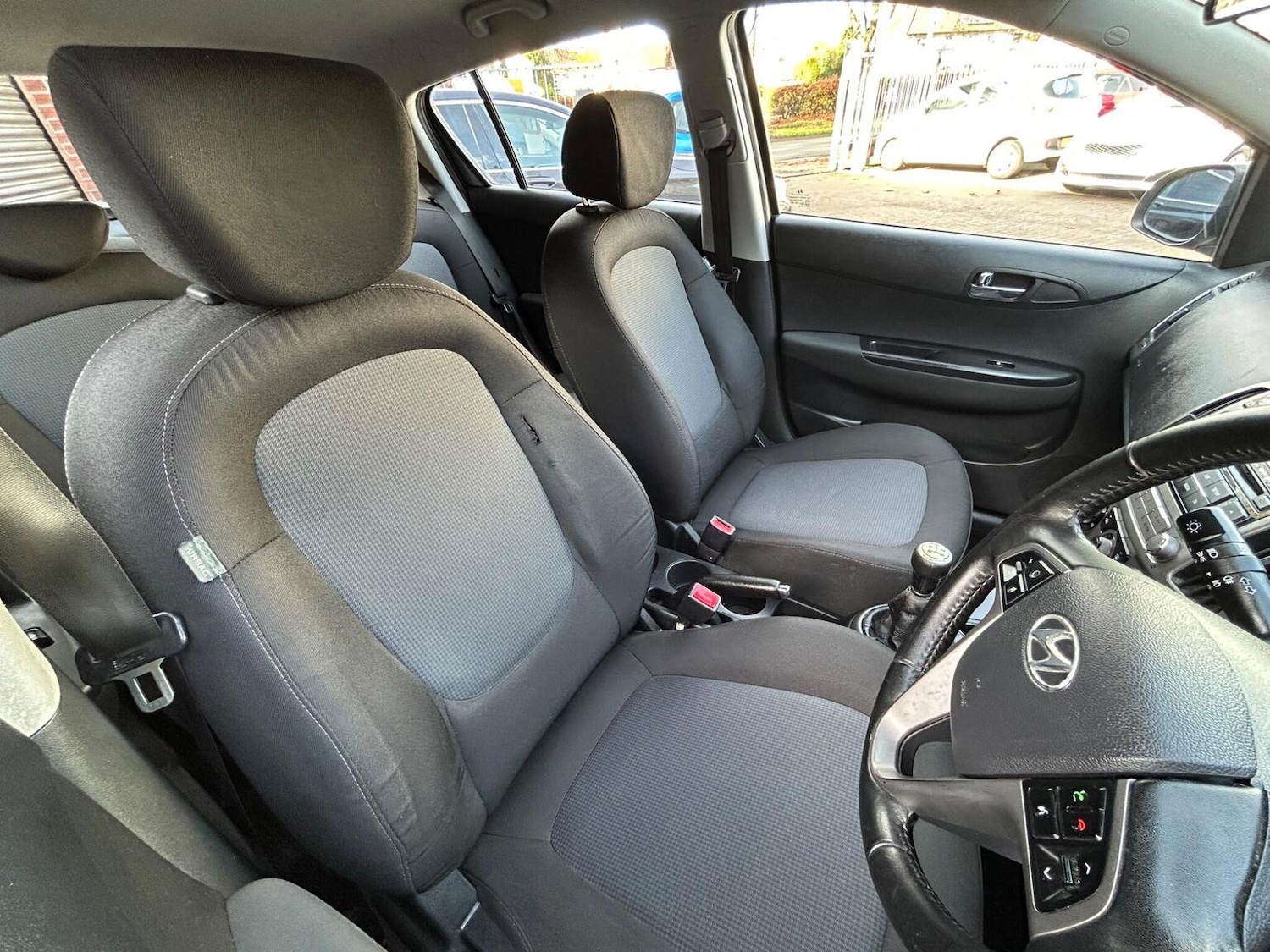 Used Hyundai i20 2014 for sale - 76547776: Photo 9