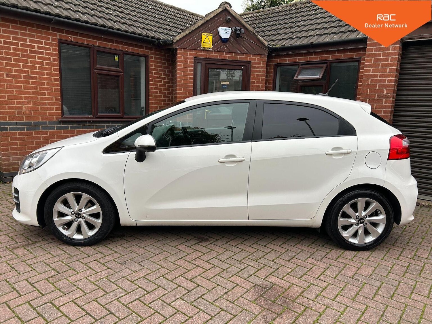 Used Kia Rio 2015 for sale - 76497400: Photo 5