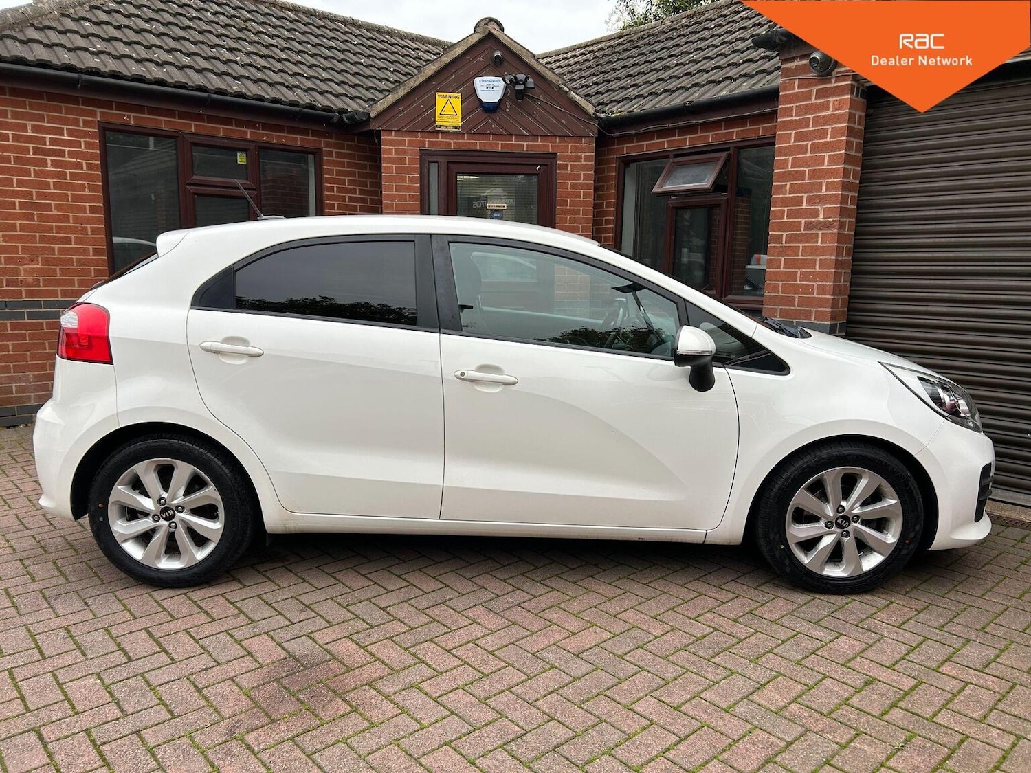 Used Kia Rio 2015 for sale - 76497400: Photo 6