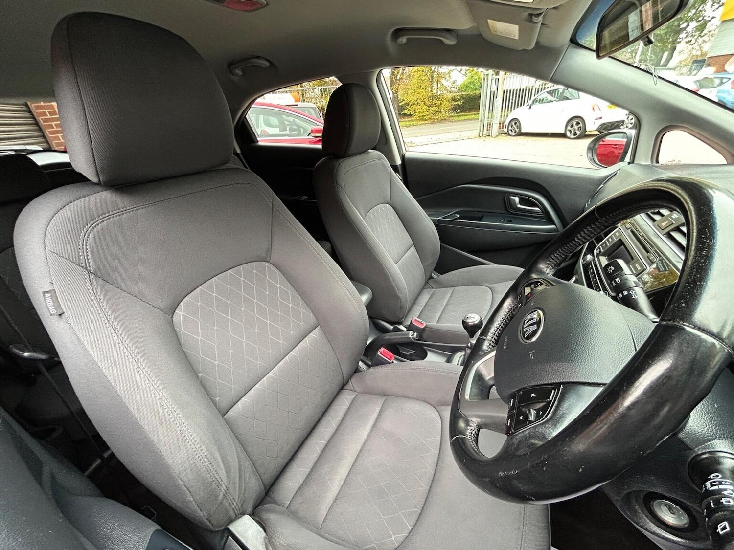 Used Kia Rio 2015 for sale - 76497400: Photo 9