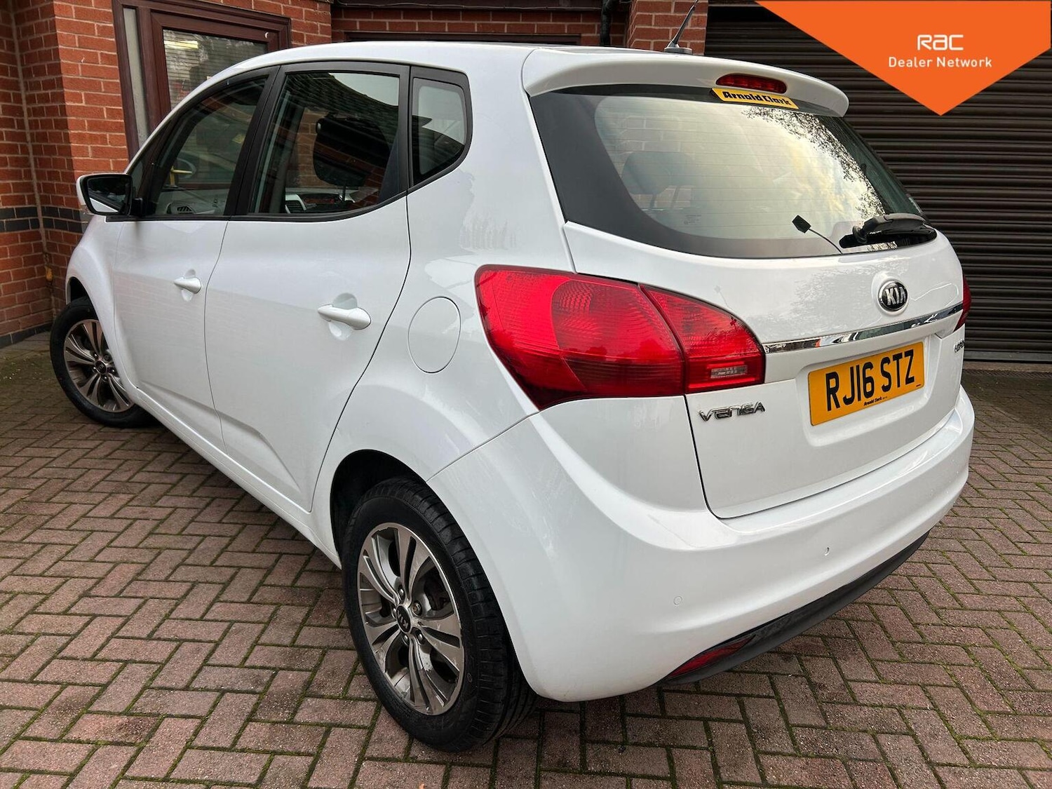 Used Kia Venga 2016 for sale - 76497577: Photo 3