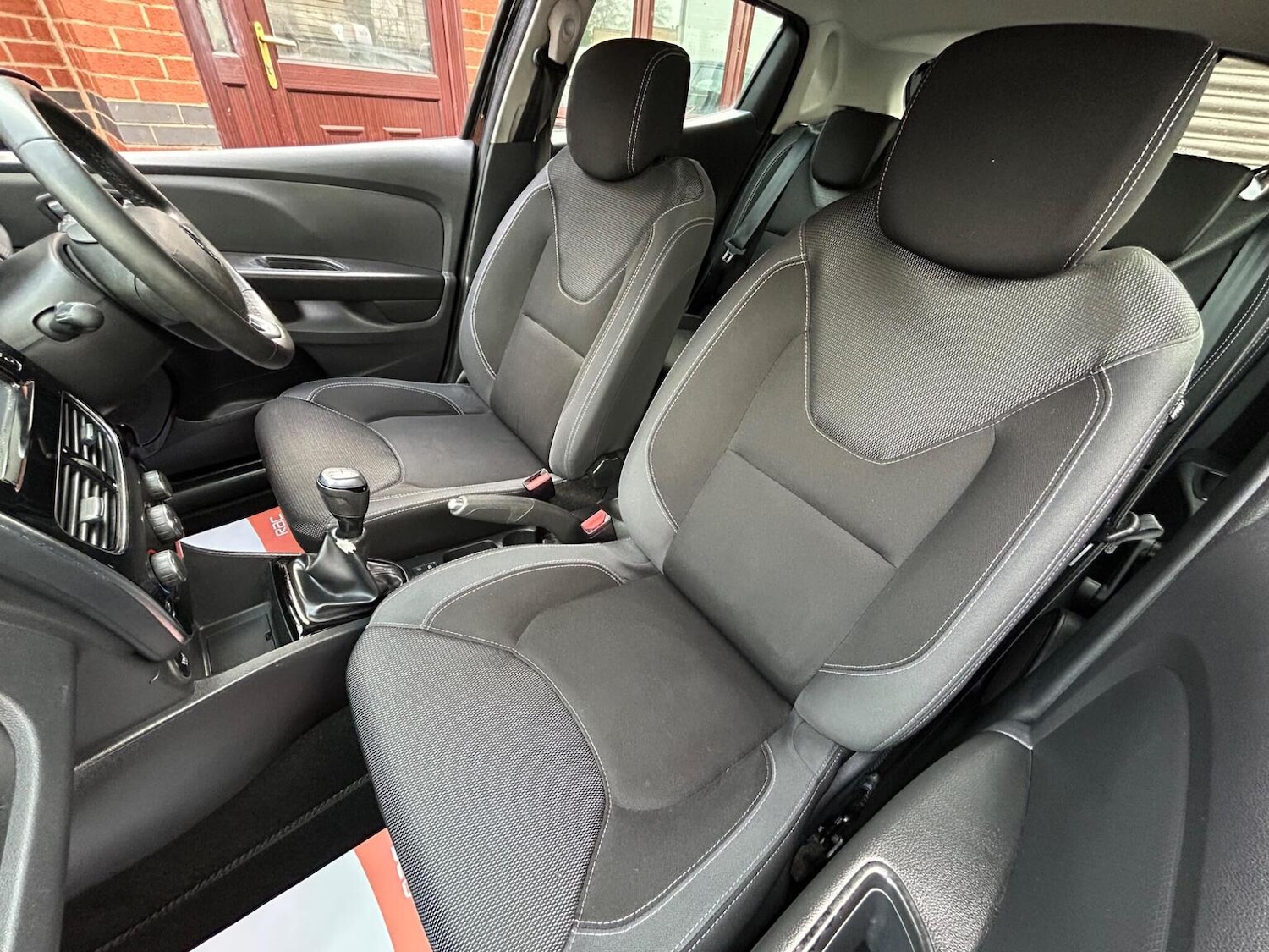 Used Renault Clio 2018 for sale - 76830398: Photo 14