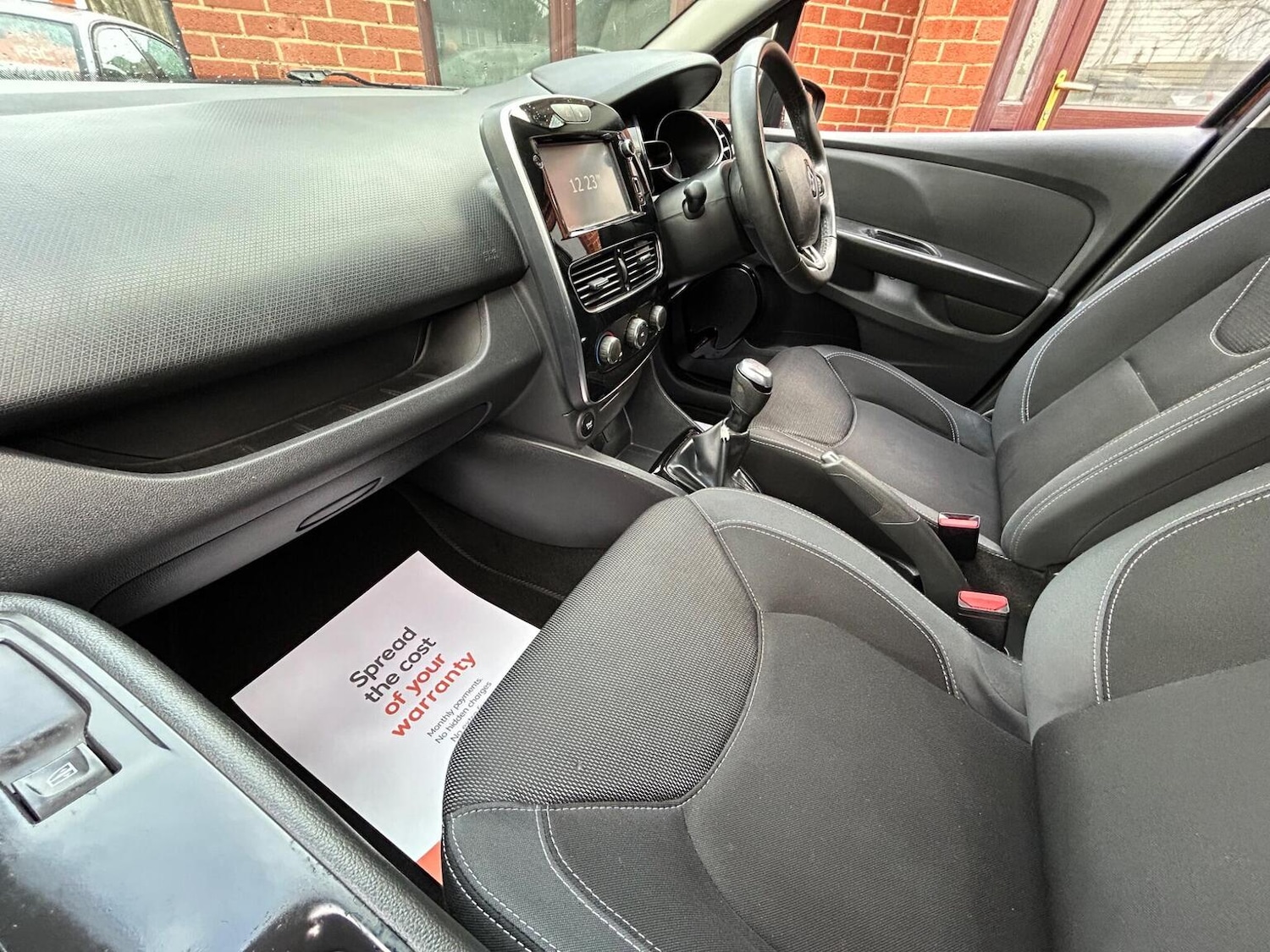 Used Renault Clio 2018 for sale - 76830398: Photo 15