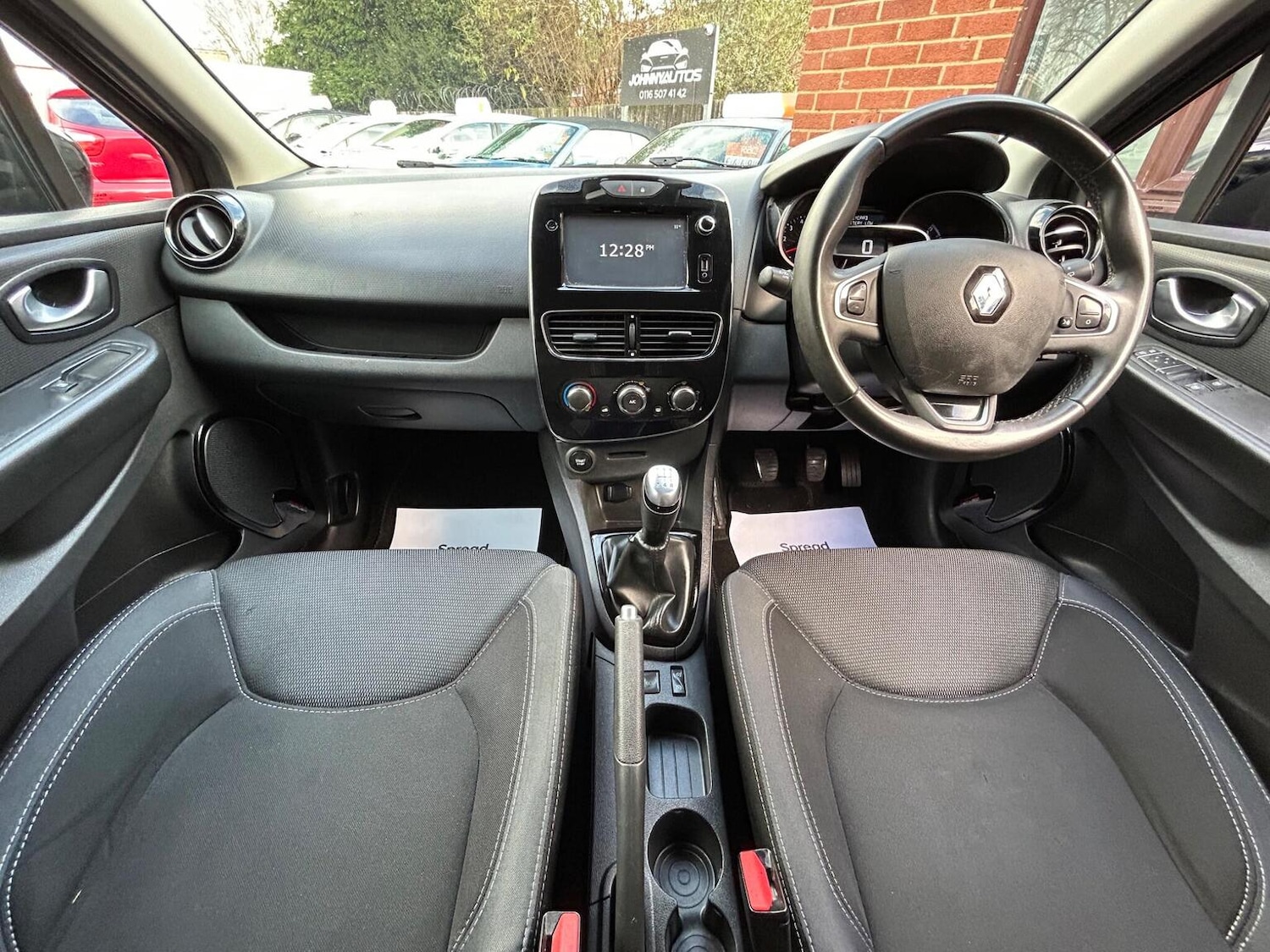 Used Renault Clio 2018 for sale - 76830398: Photo 17