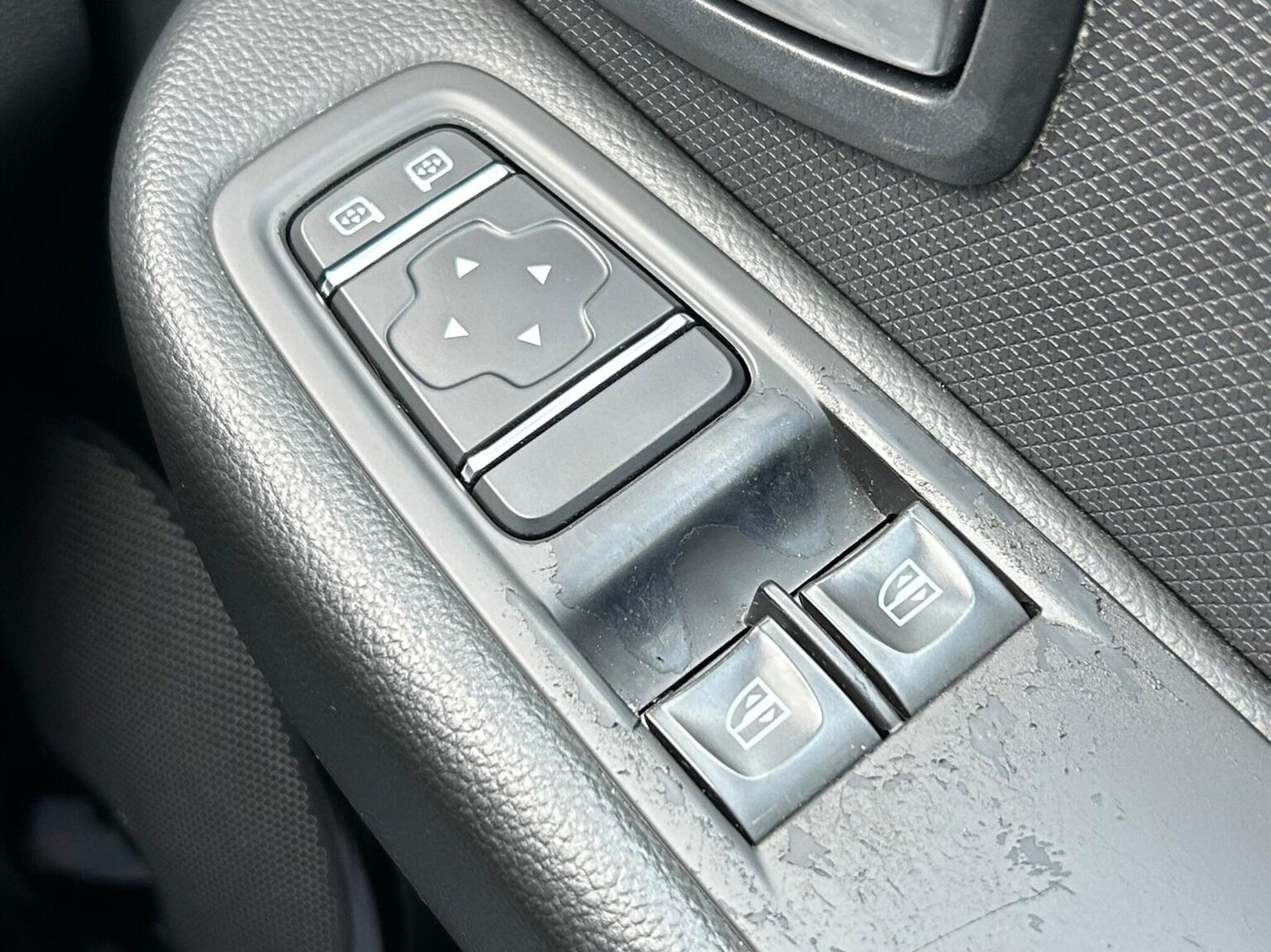 Used Renault Clio 2018 for sale - 76830398: Photo 30