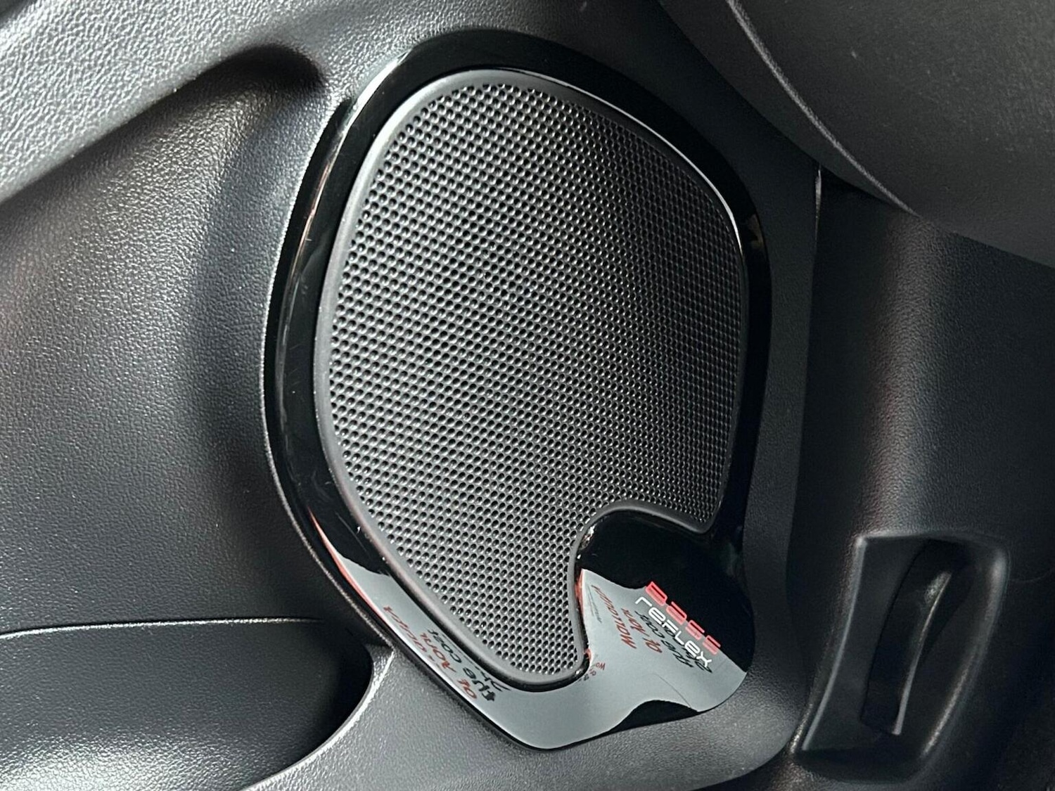 Used Renault Clio 2018 for sale - 76830398: Photo 31