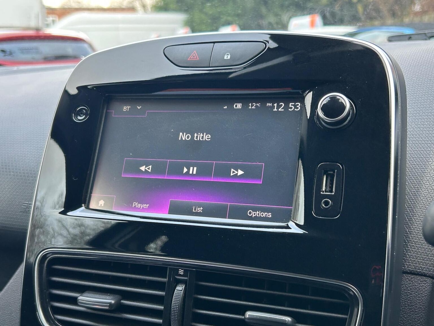 Used Renault Clio 2018 for sale - 76830398: Photo 32