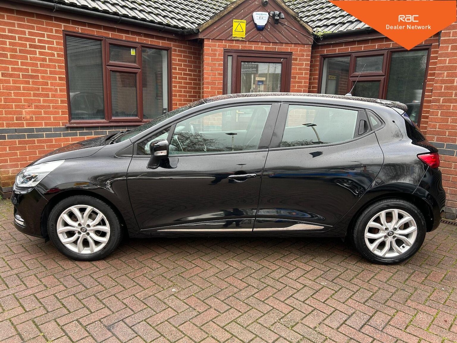 Used Renault Clio 2018 for sale - 76830398: Photo 5