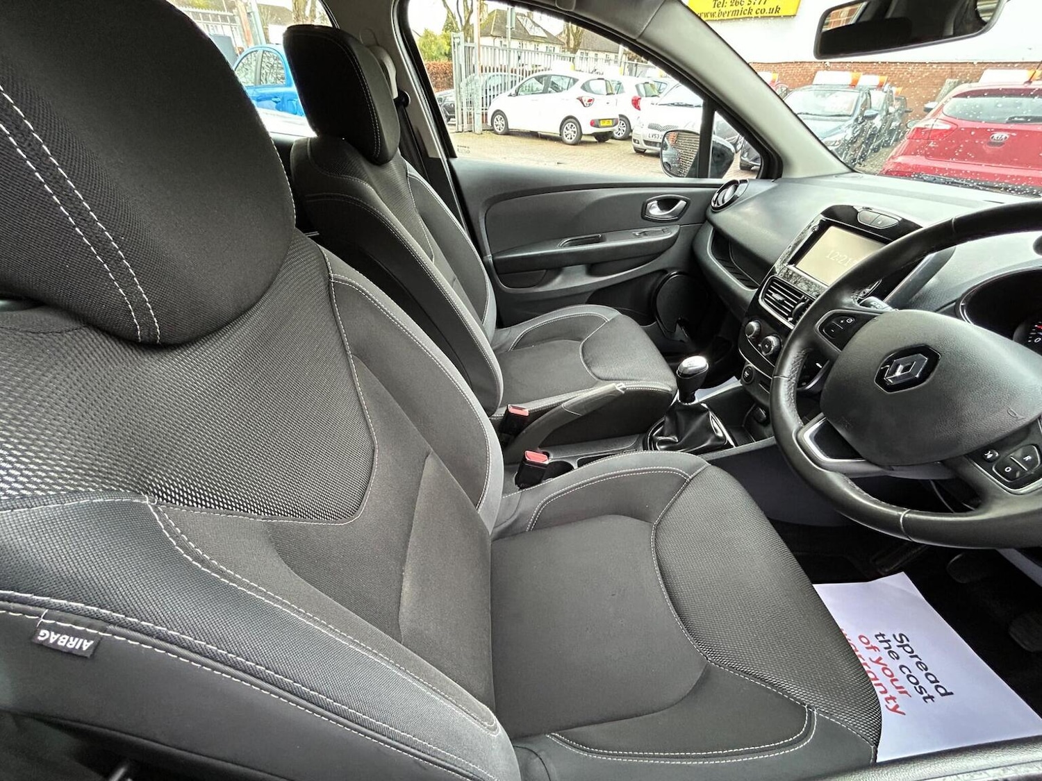 Used Renault Clio 2018 for sale - 76830398: Photo 9