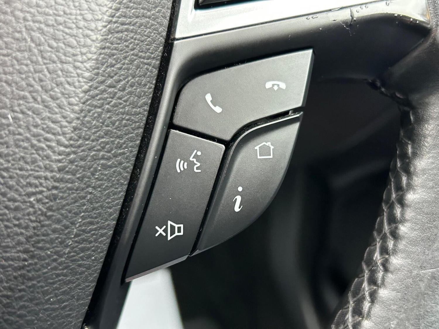 Used Ford Mondeo 2015 for sale - 76497508: Photo 28